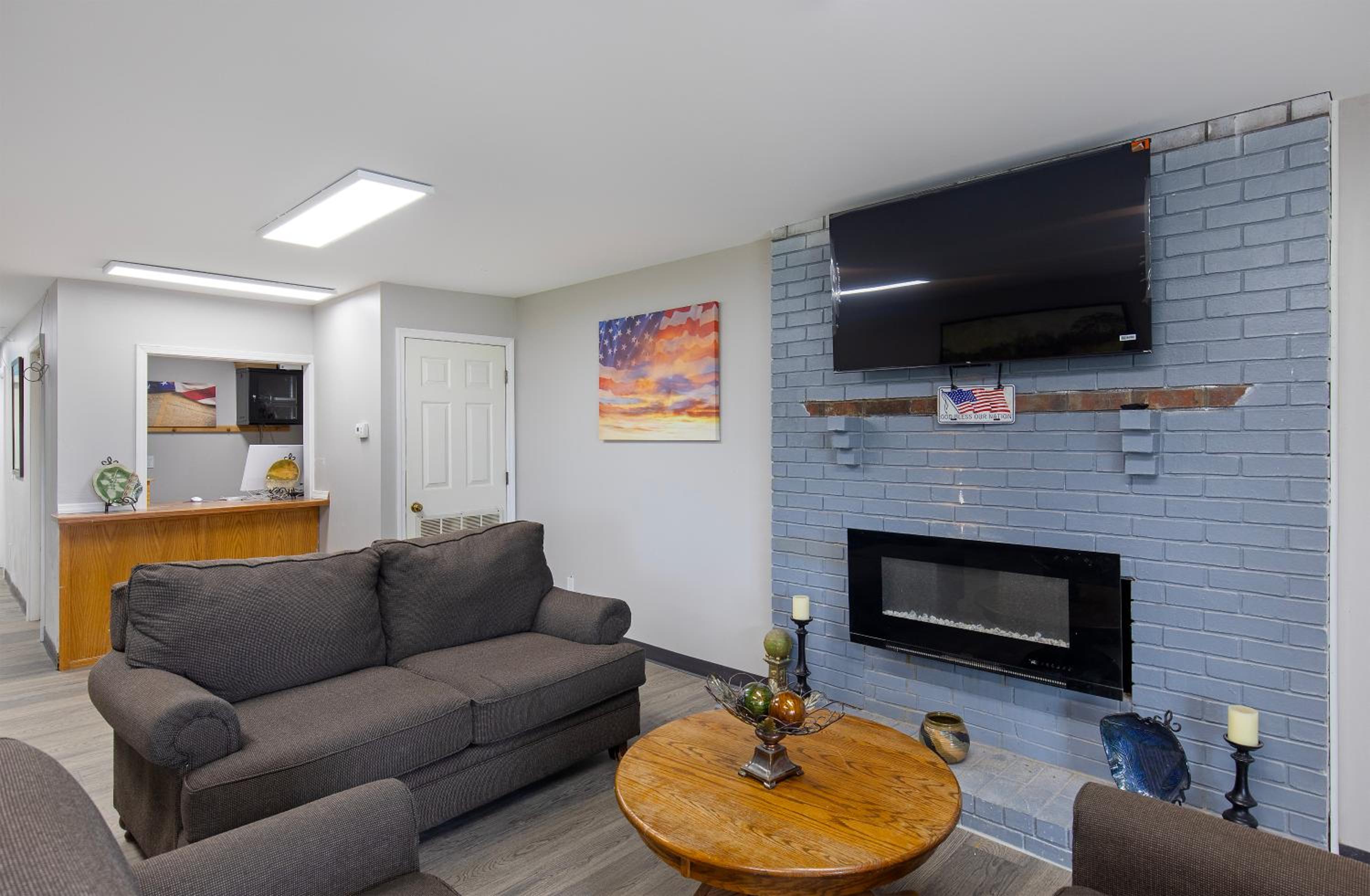 Four Seasons Country Inn - Property Image 11