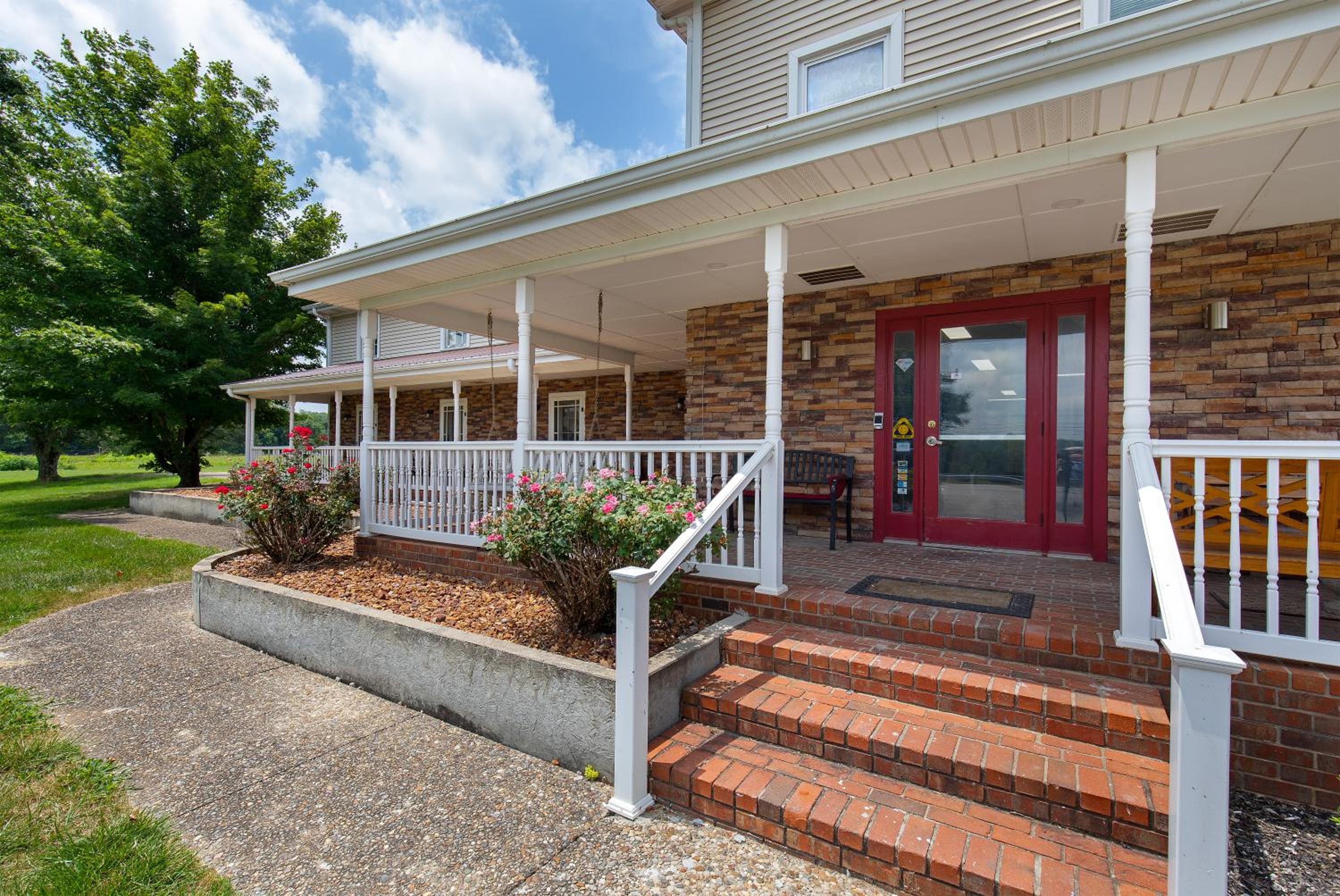 Four Seasons Country Inn - Property Image 10