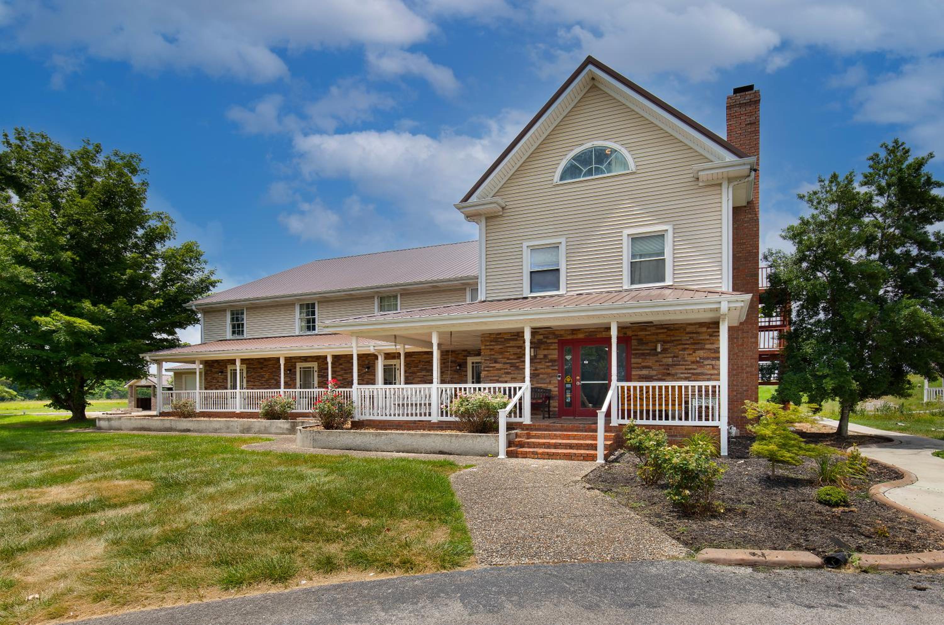 Four Seasons Country Inn