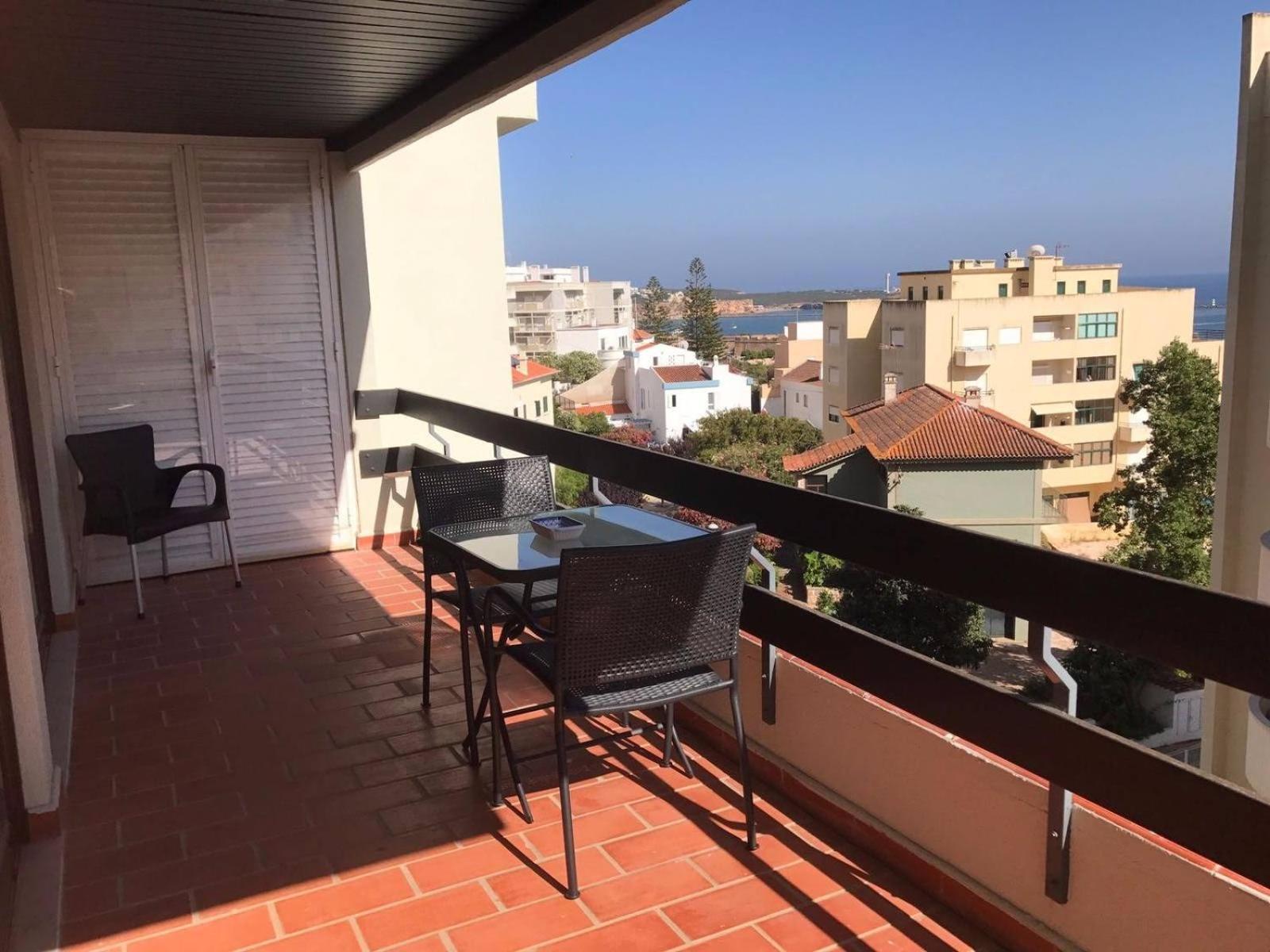 Beach apartment Praia da Rocha view 2