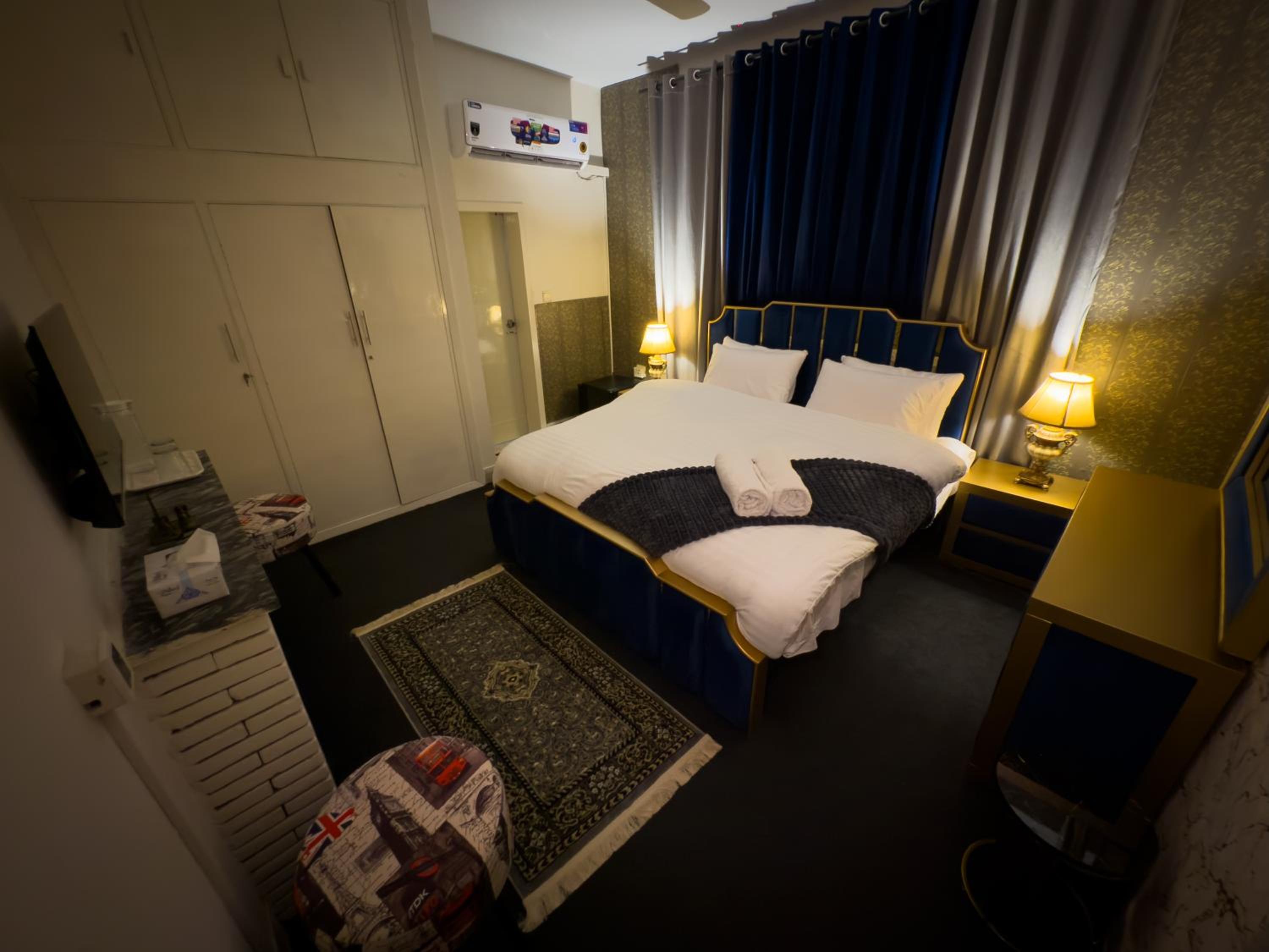 hotel room