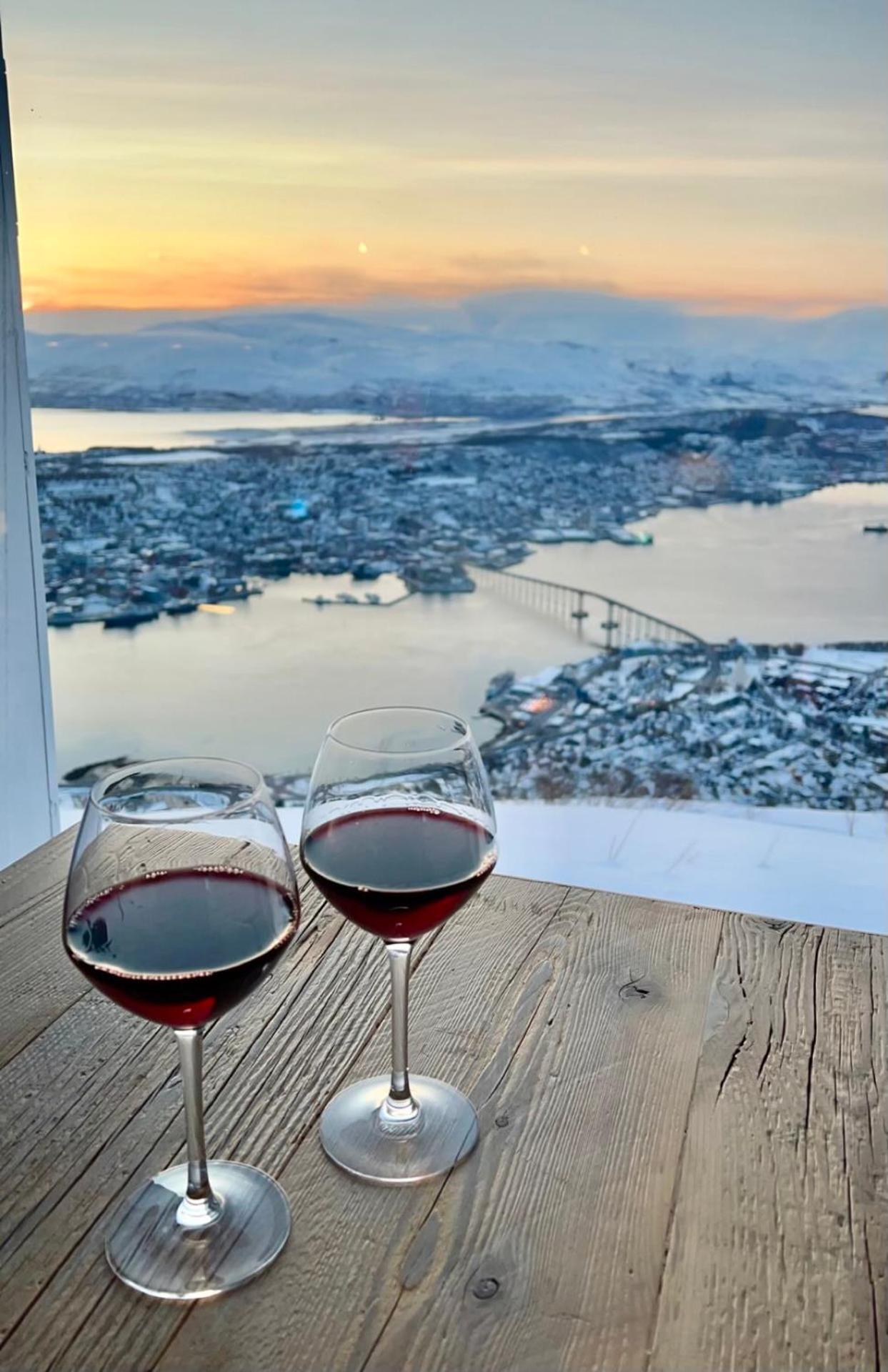 Nydelig hjem nært alt i Tromsø rett med Fjellheisen gratis parkering rett med huset