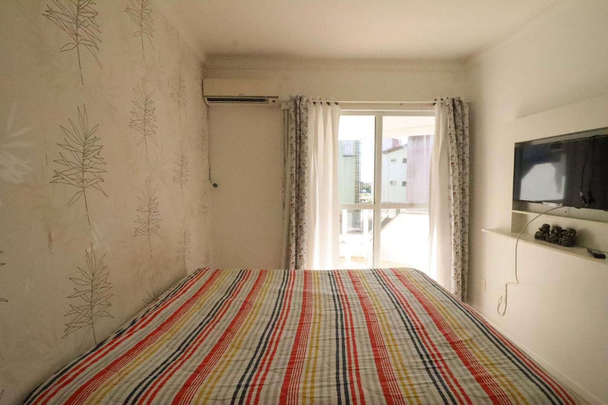Excellent fit for 8 people - HB57F