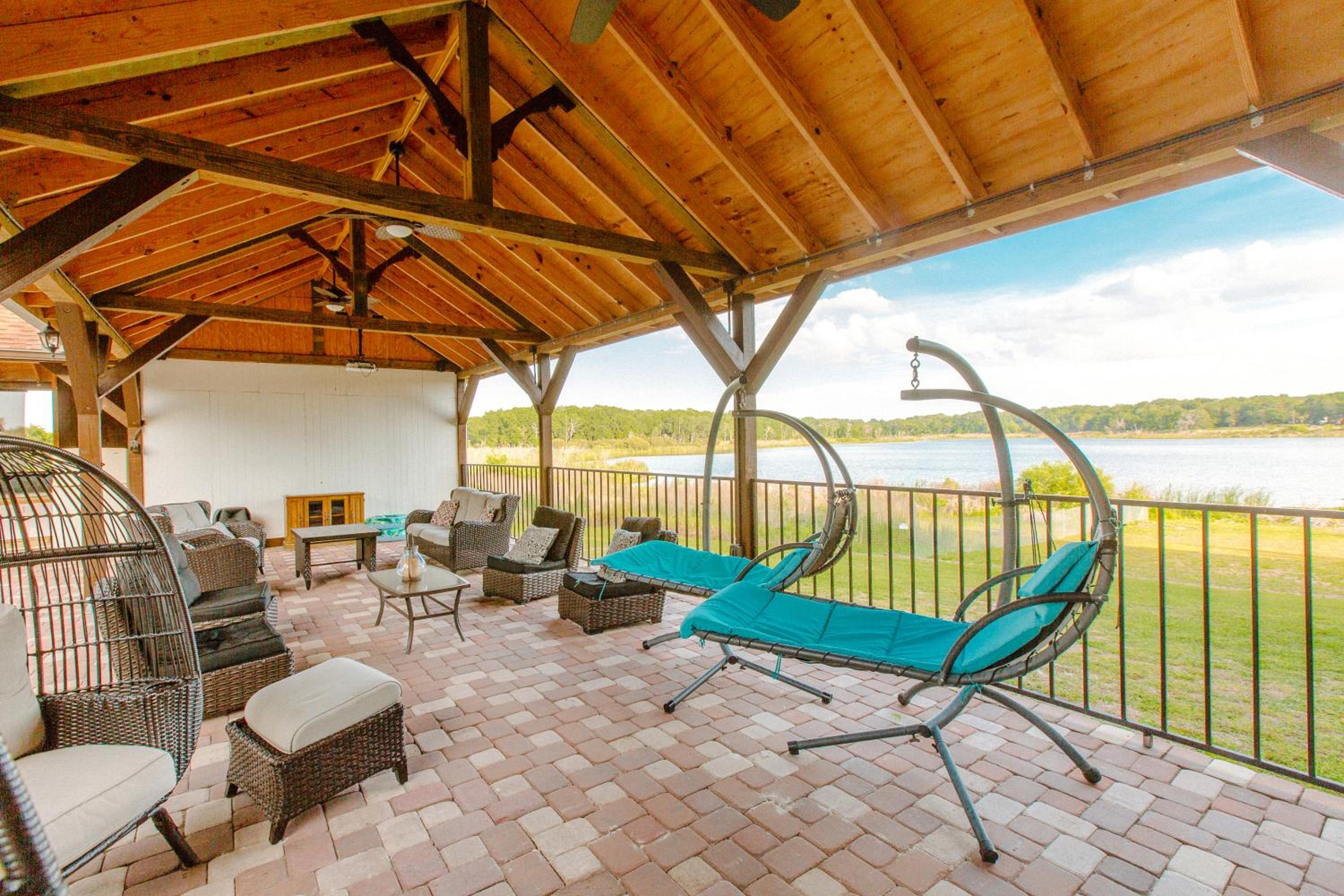 4,800 sf Estate Pool Lake Weddings and Events