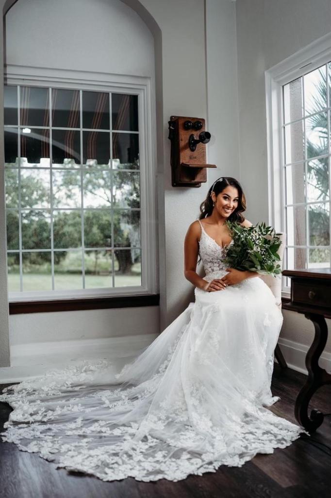 4,800 sf Estate Pool Lake Weddings and Events