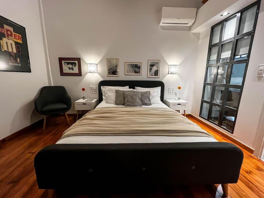 Artistic Athenian Retreat Near the Acropolis