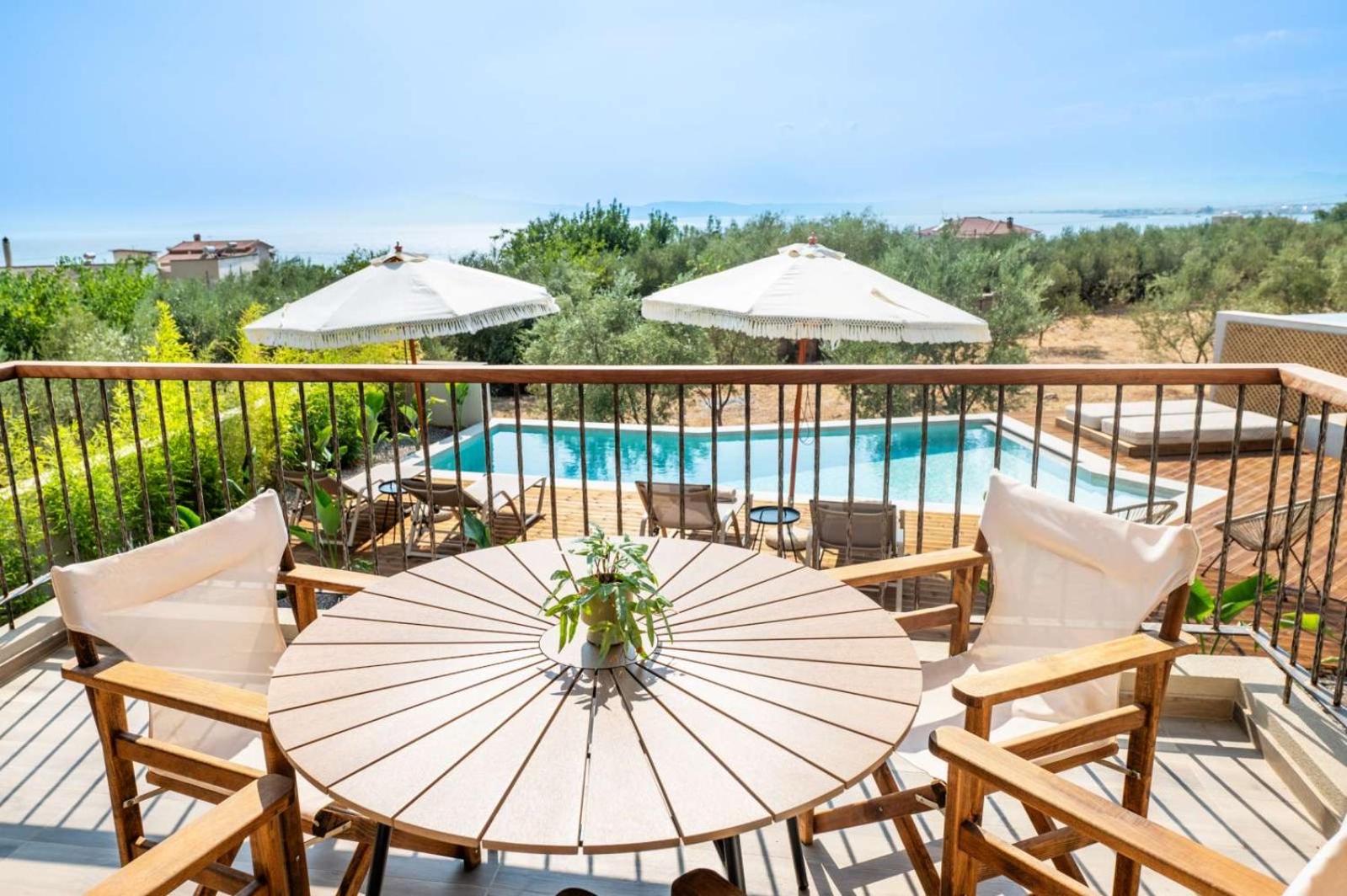Petradi Suites