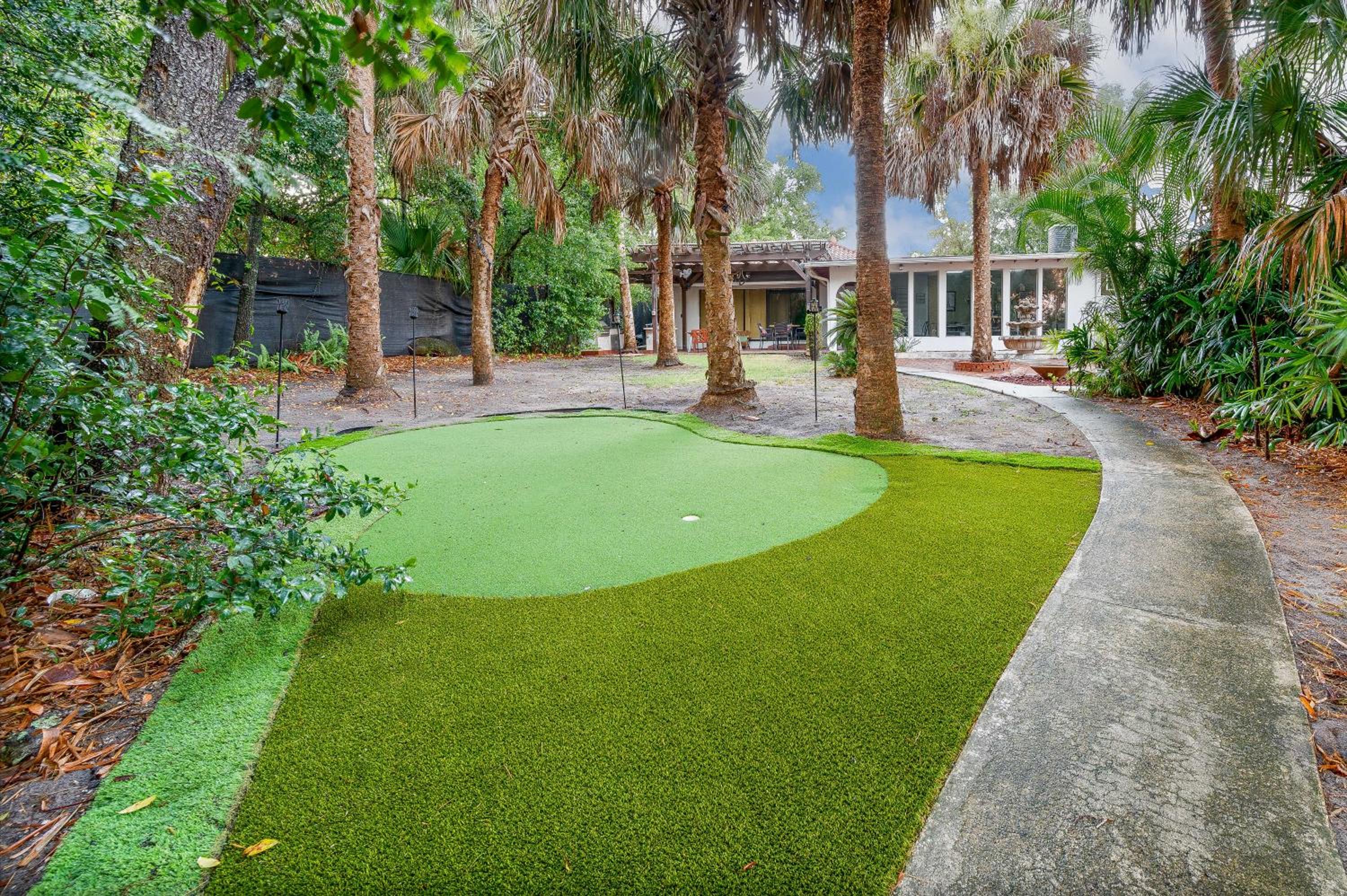 4,800 sf Estate Pool Lake Weddings and Events