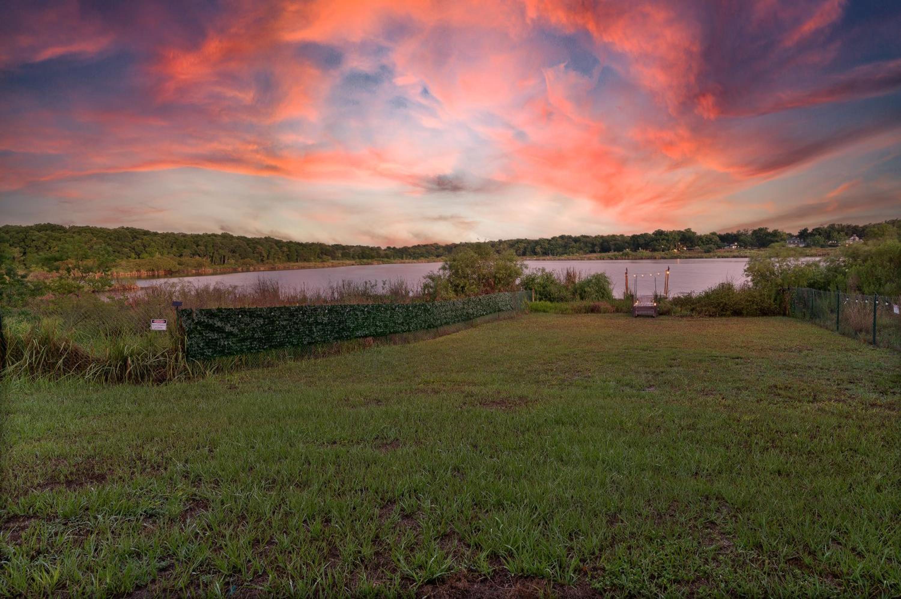 4,800 sf Estate Pool Lake Weddings and Events