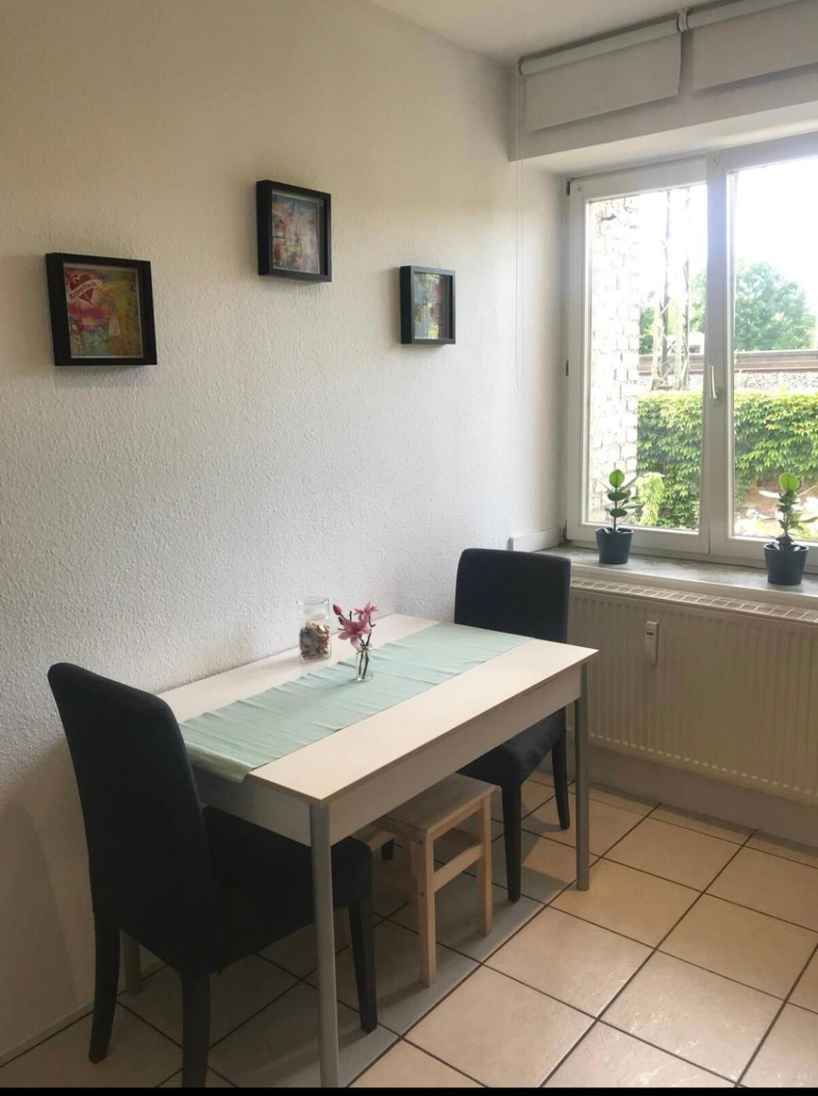 Apartment, parterre, für 3 Gäste, Zentral gelegen, Mitsubishi Halle