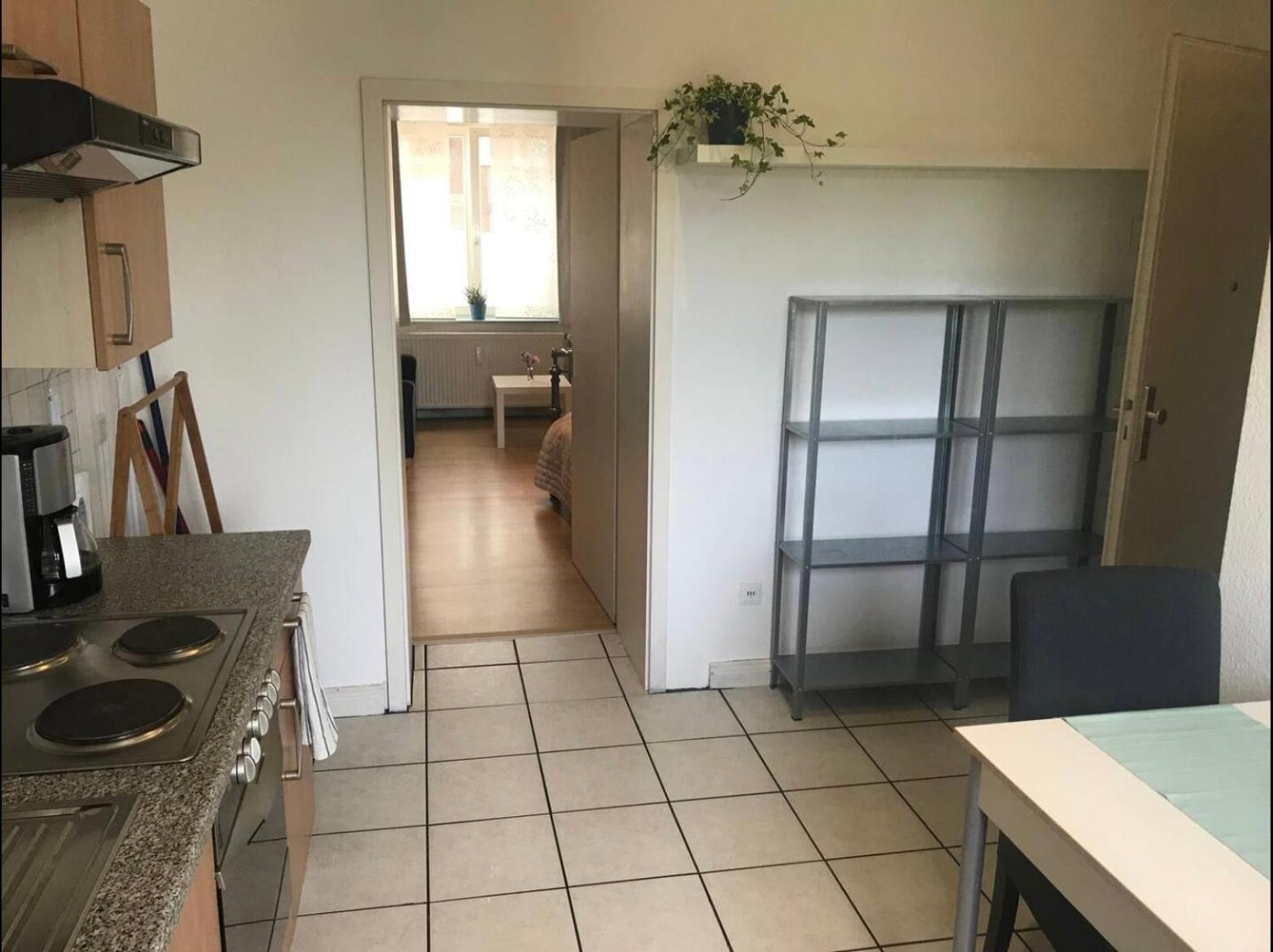 Apartment, parterre, für 3 Gäste, Zentral gelegen, Mitsubishi Halle