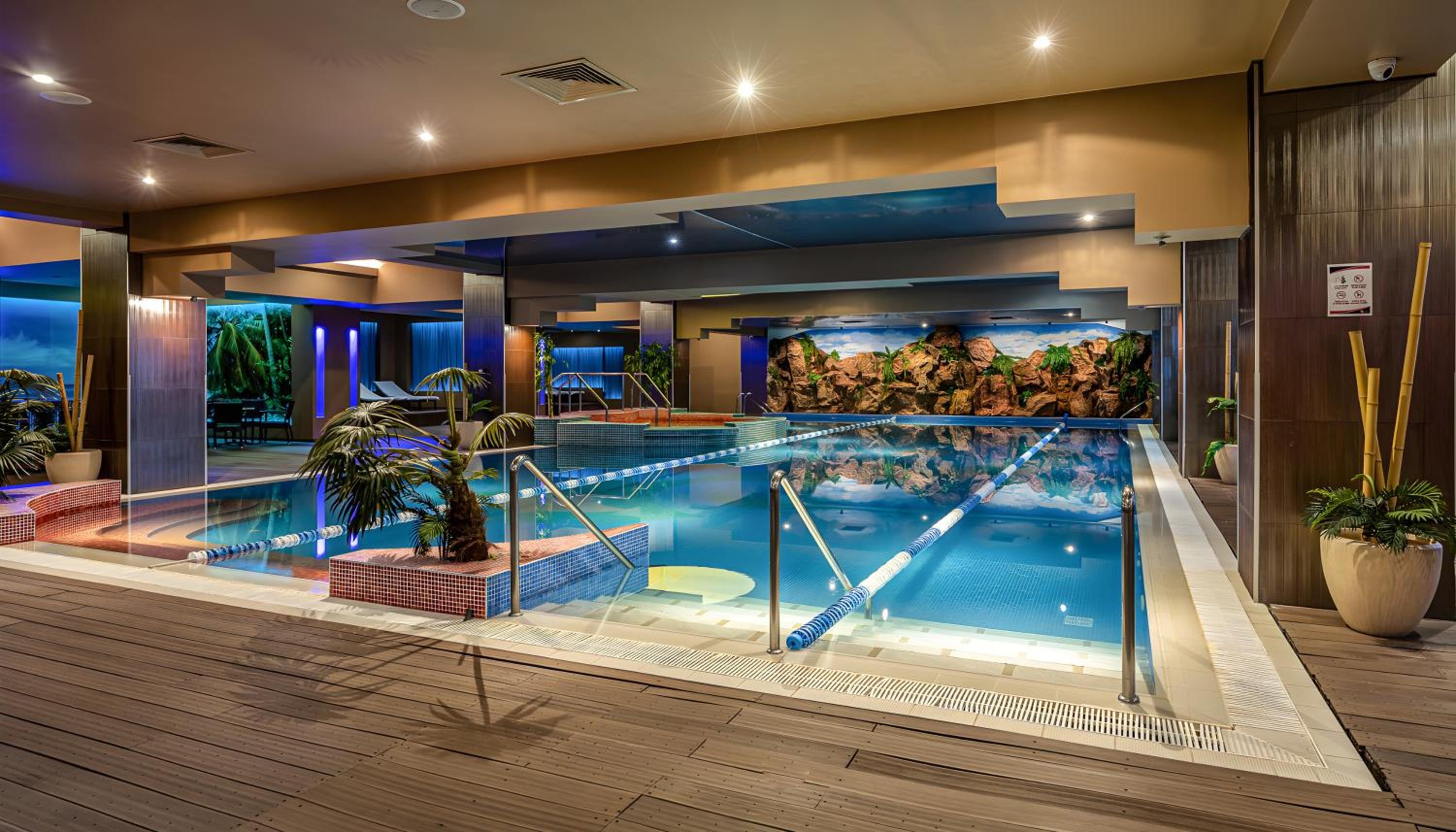 Lagoon Studio 705
