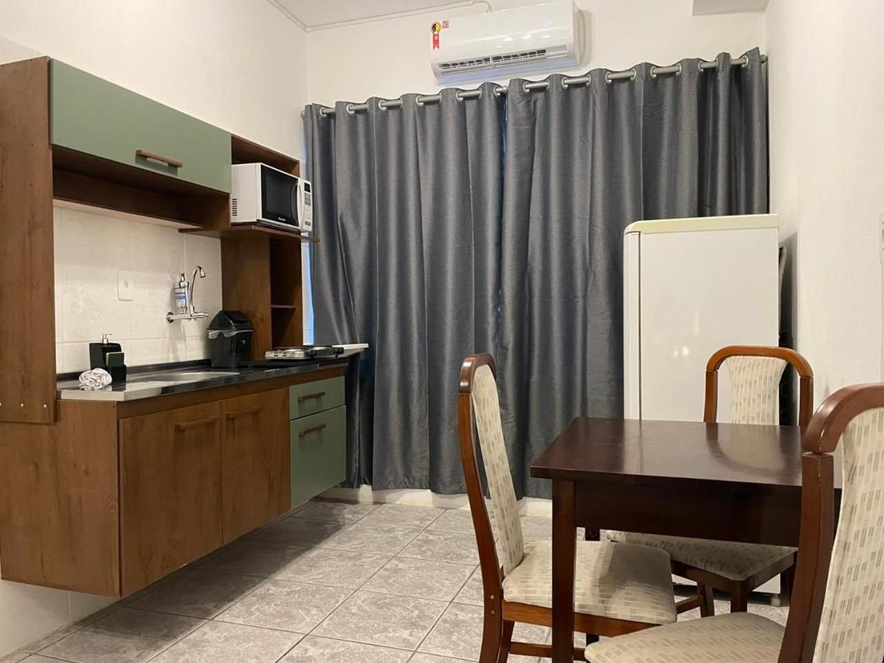 Large Studios 2km from Vila Germanica