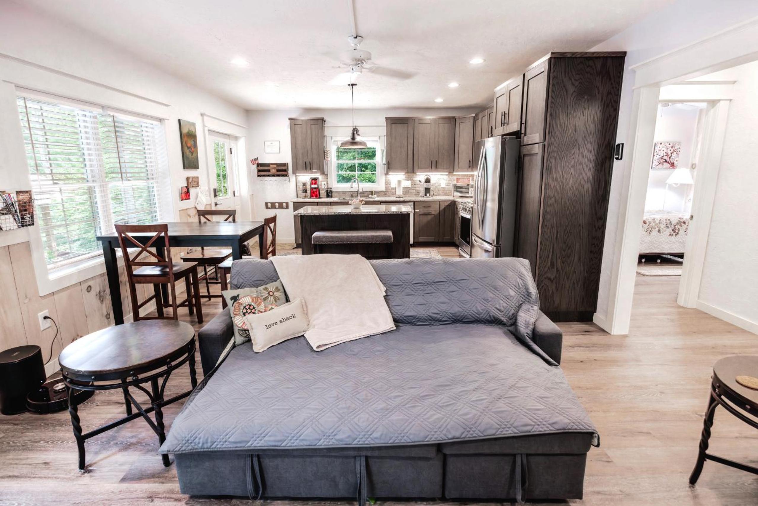 Knollwood Love Shack