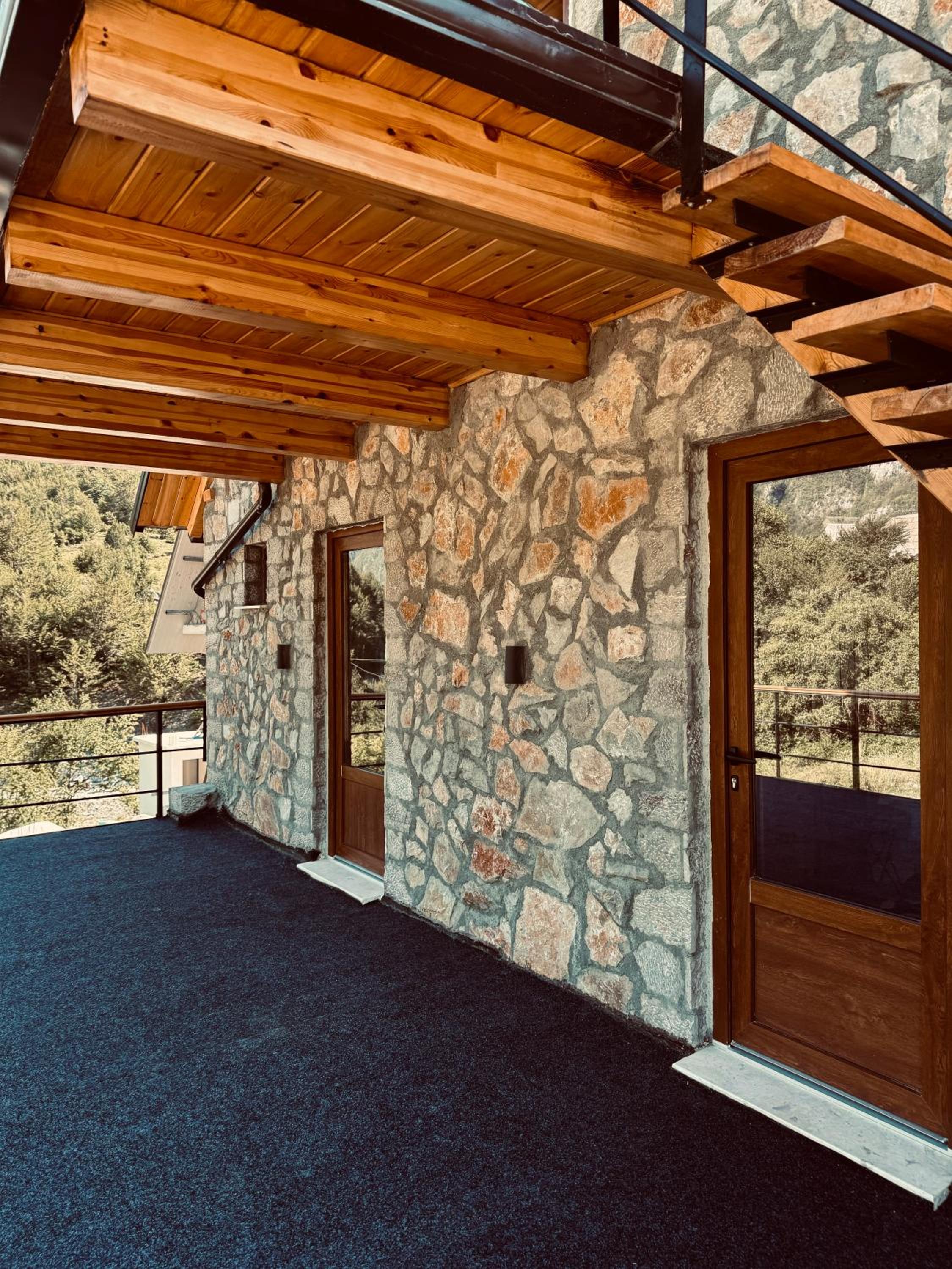 Vila Shkalla