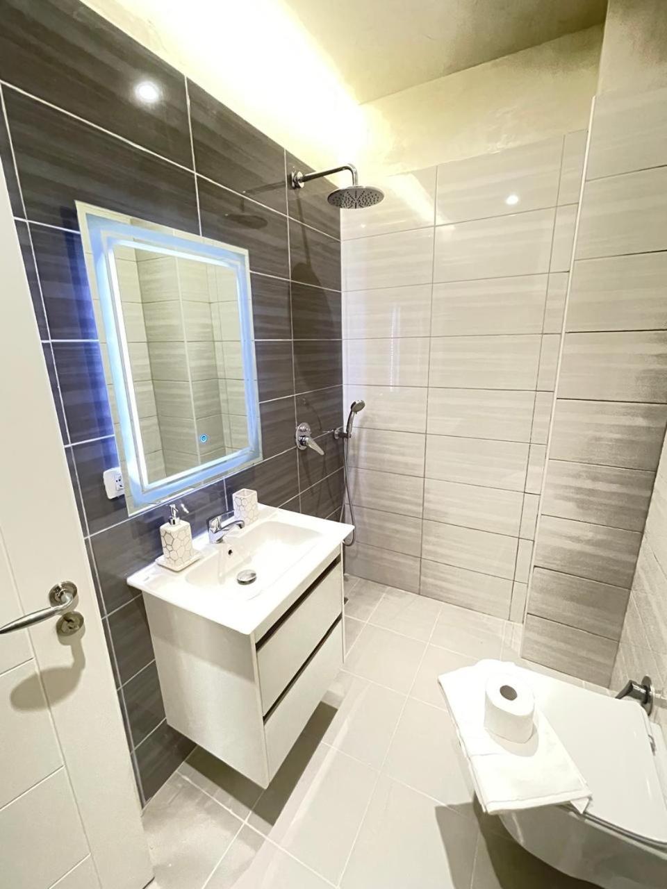 ApartHotel & Vacations Home - Qerret, Golem, Durres