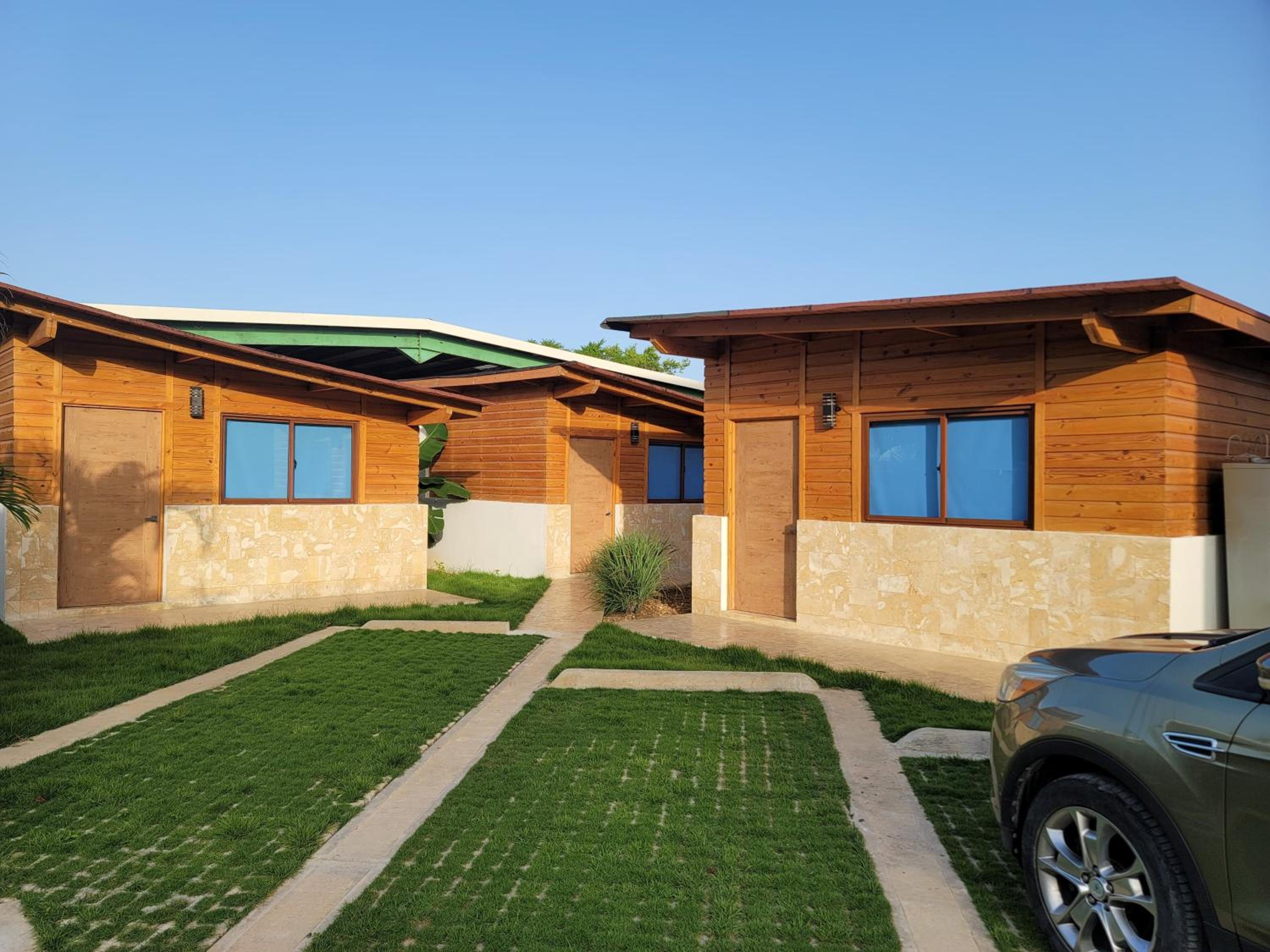 Hotel Cabañas en Punta Cana - Image 1