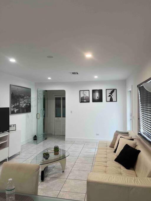 Ana House in Miami