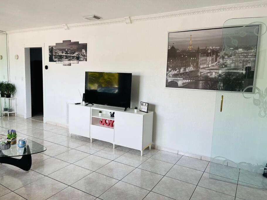 Ana House in Miami