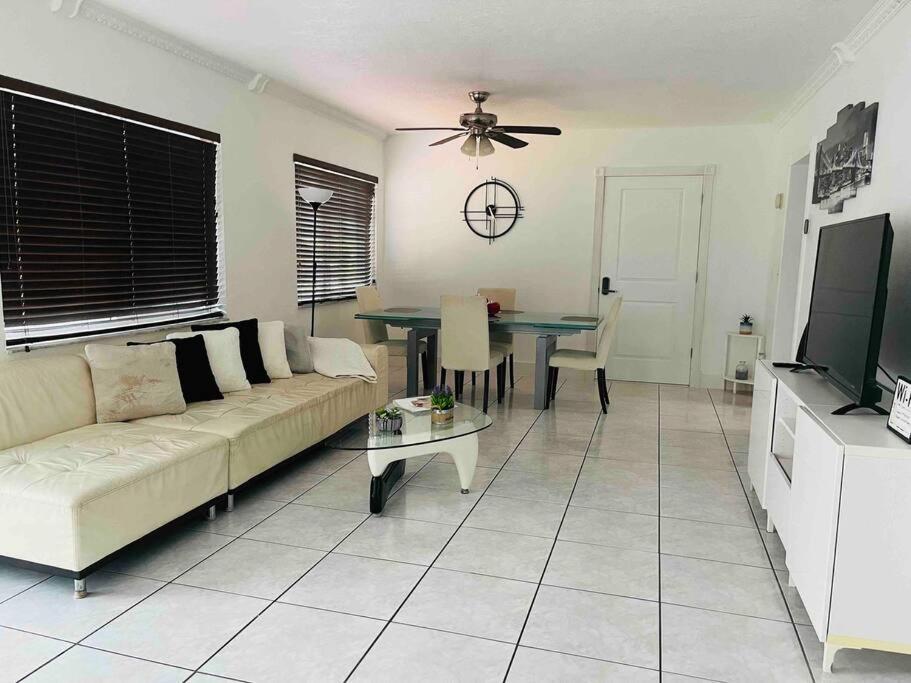 Ana House in Miami