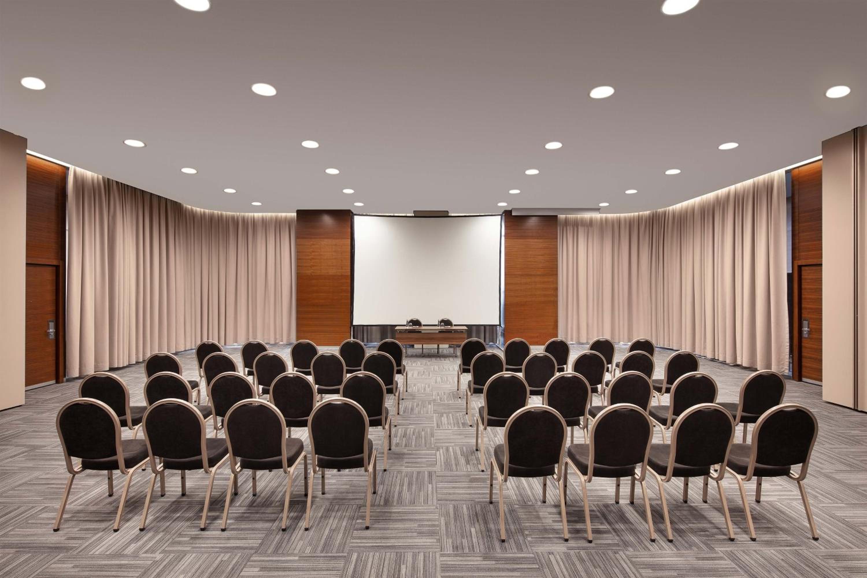 Sheraton Istanbul Atakoy Hotel - Image 76