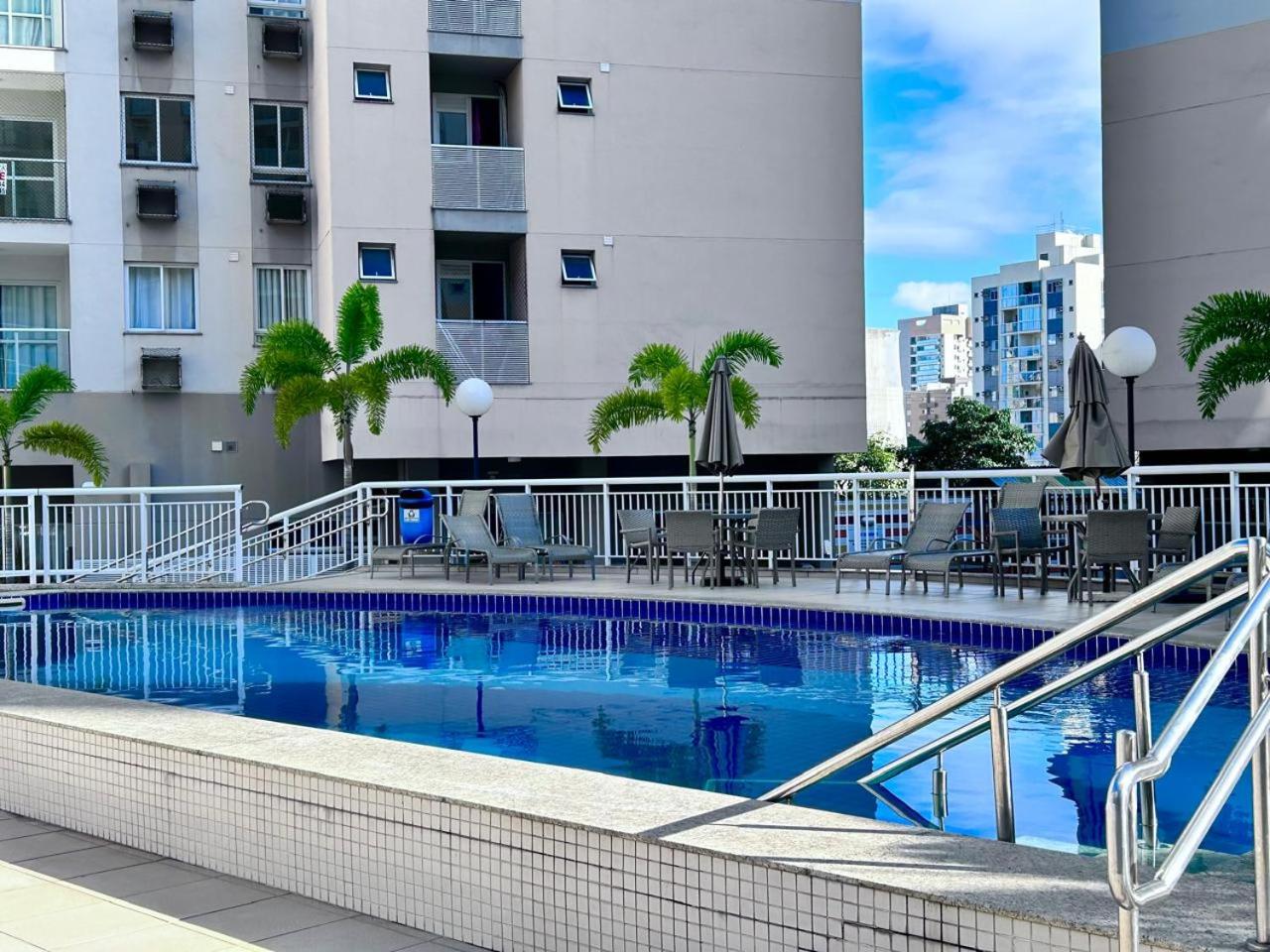 2 quartos, suíte, Jardim Camburi, perto de tudo