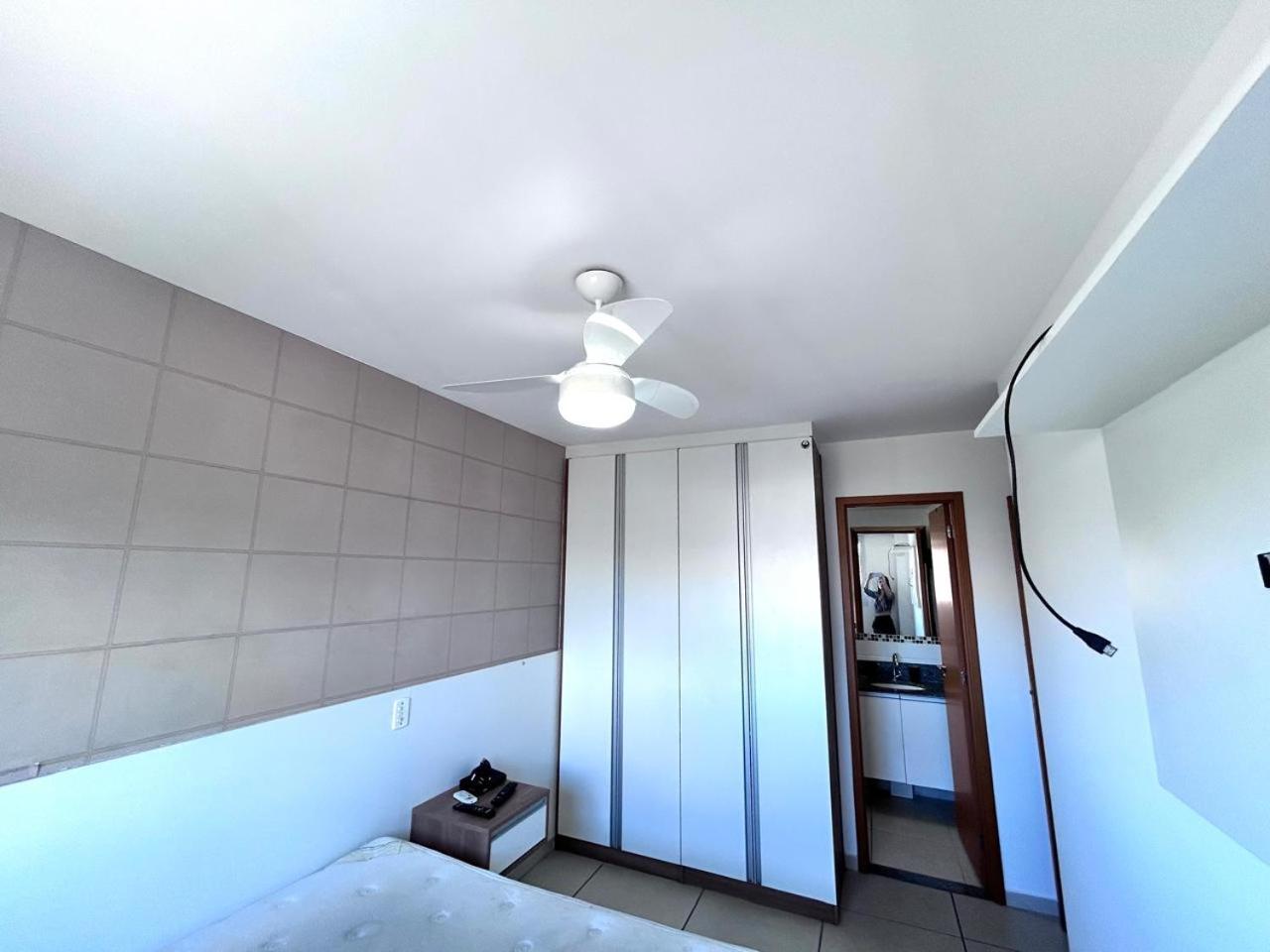 2 quartos, suíte, Jardim Camburi, perto de tudo