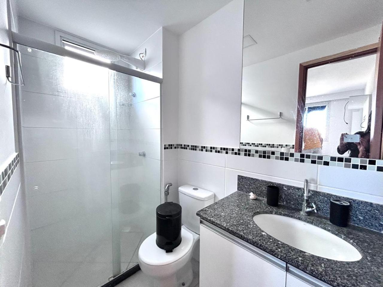 2 quartos, suíte, Jardim Camburi, perto de tudo