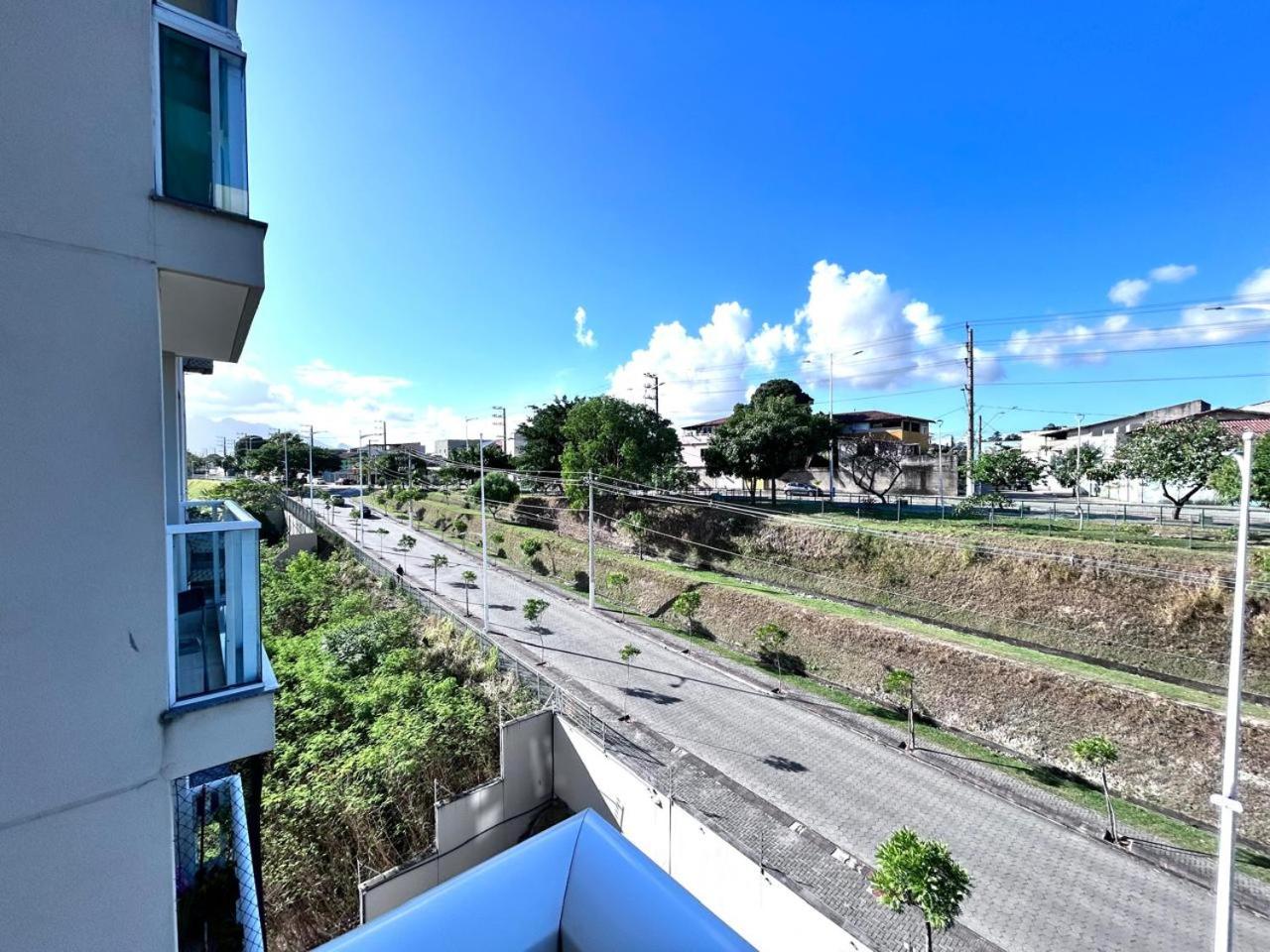 2 quartos, suíte, Jardim Camburi, perto de tudo