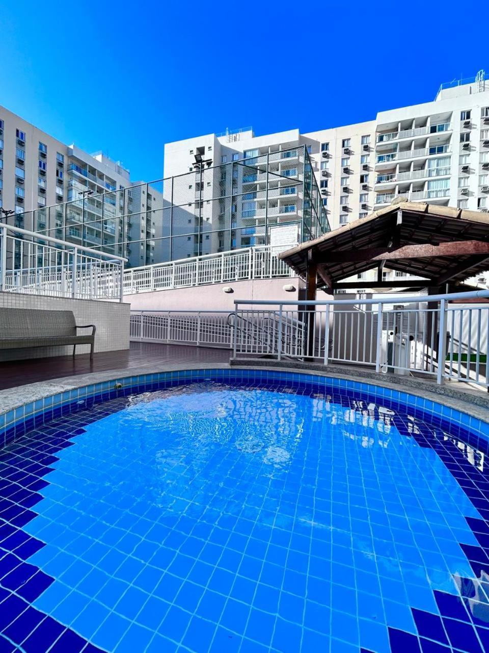2 quartos, suíte, Jardim Camburi, perto de tudo