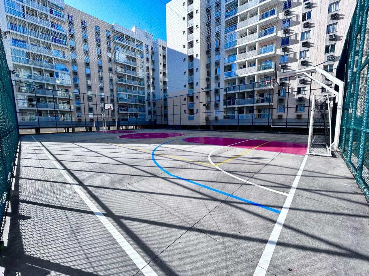 2 quartos, suíte, Jardim Camburi, perto de tudo