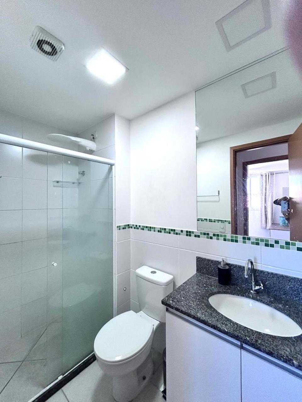 2 quartos, suíte, Jardim Camburi, perto de tudo