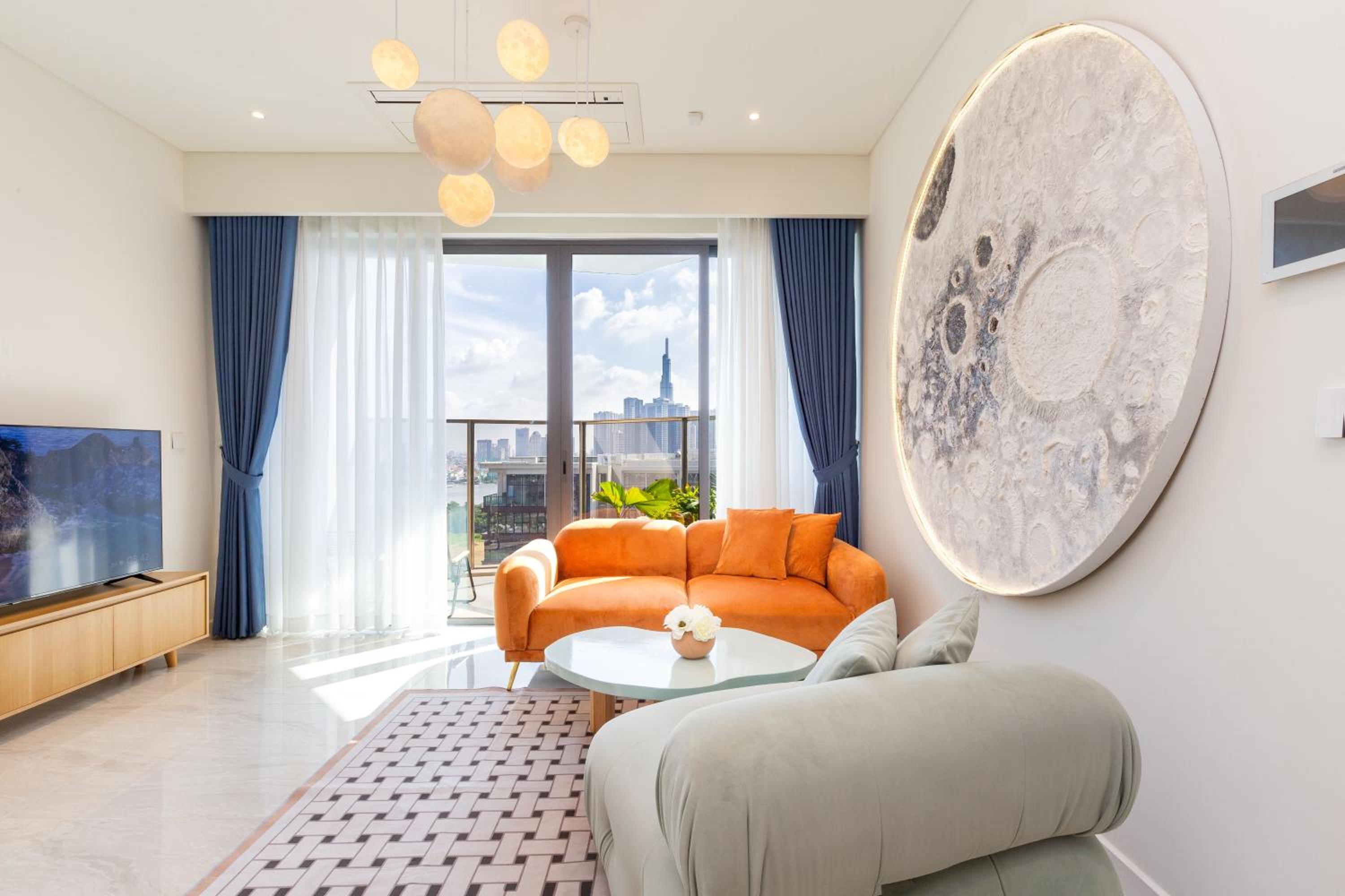 The Opera Apartment Cental Saigon Free Pool-Gym-Sauna Room- Golf Mini