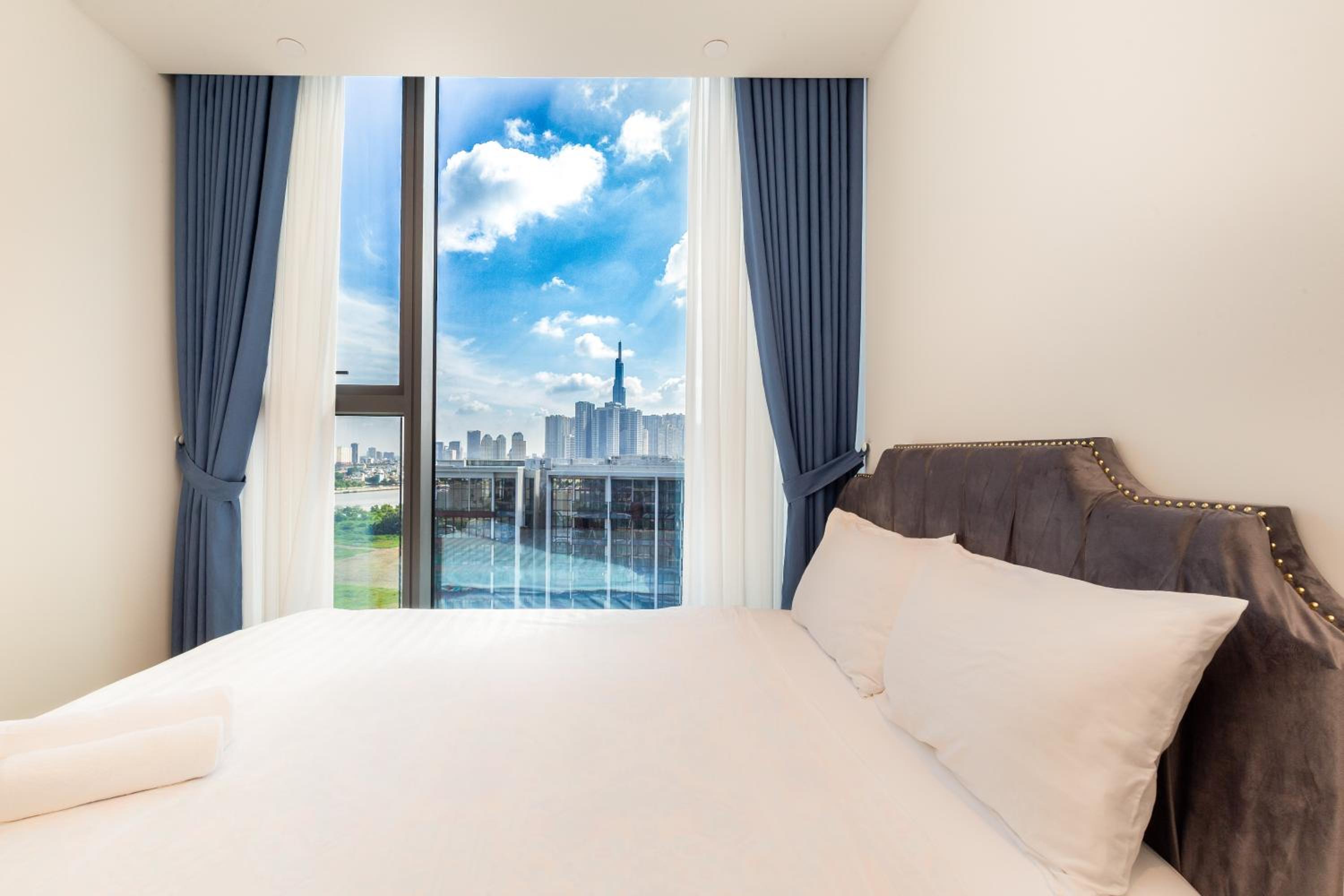 The Opera Apartment Cental Saigon Free Pool-Gym-Sauna Room- Golf Mini