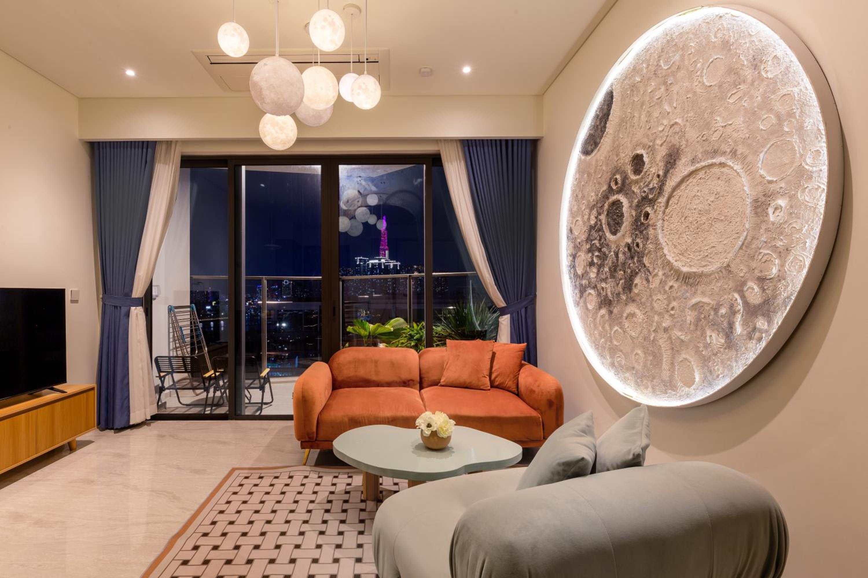 The Opera Apartment Cental Saigon Free Pool-Gym-Sauna Room- Golf Mini