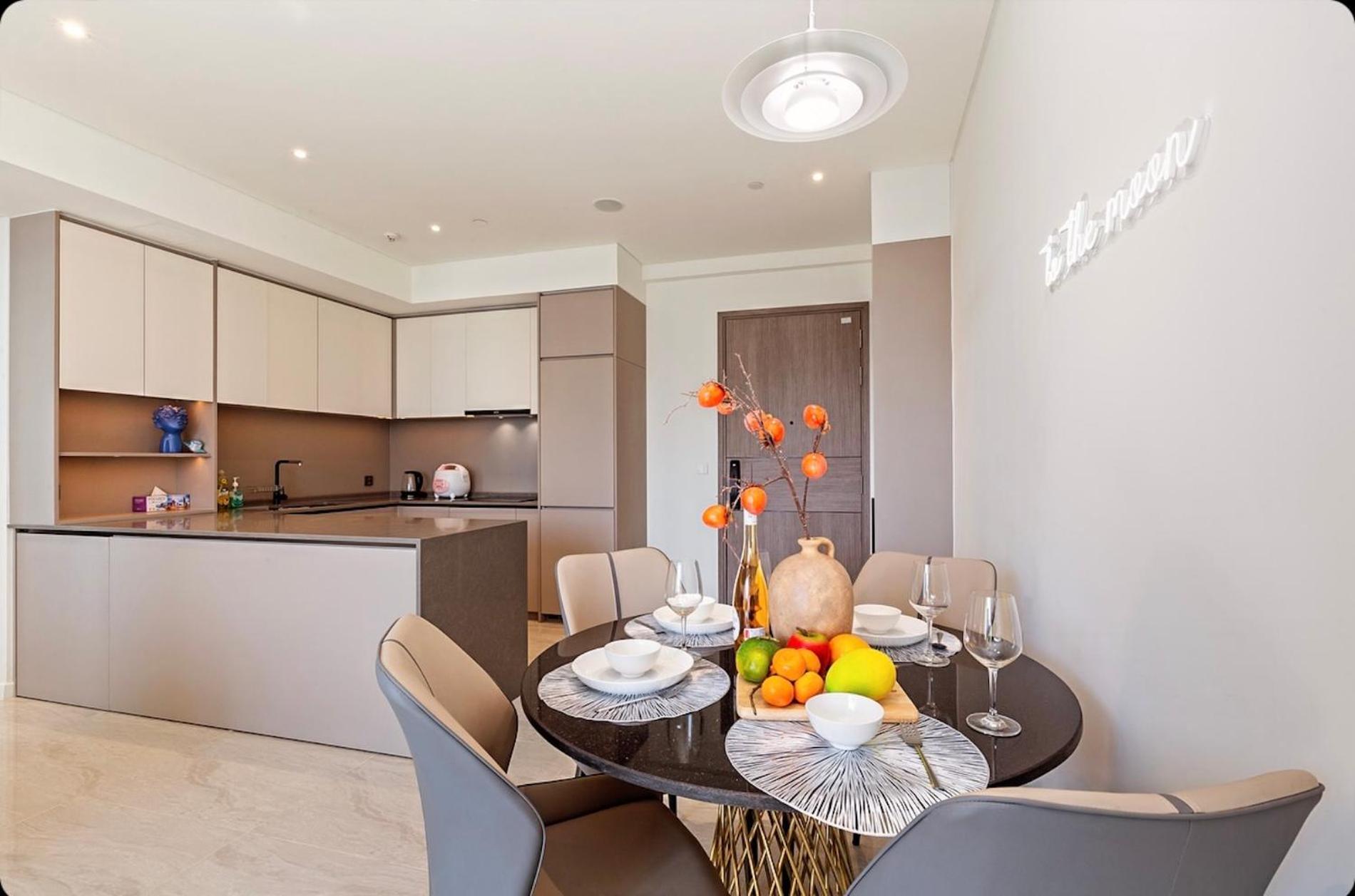 The Opera Apartment Cental Saigon Free Pool-Gym-Sauna Room- Golf Mini