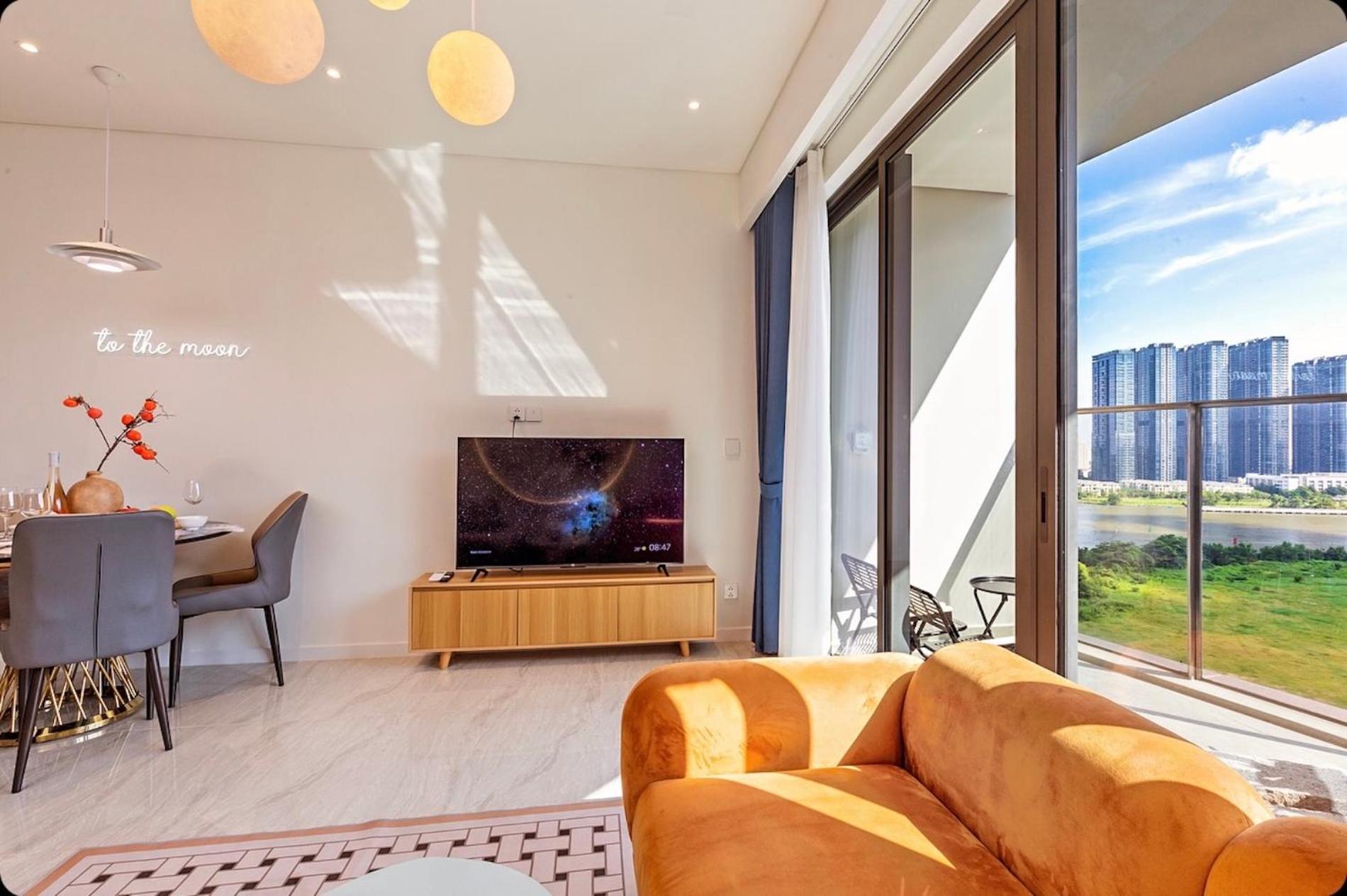 The Opera Apartment Cental Saigon Free Pool-Gym-Sauna Room- Golf Mini