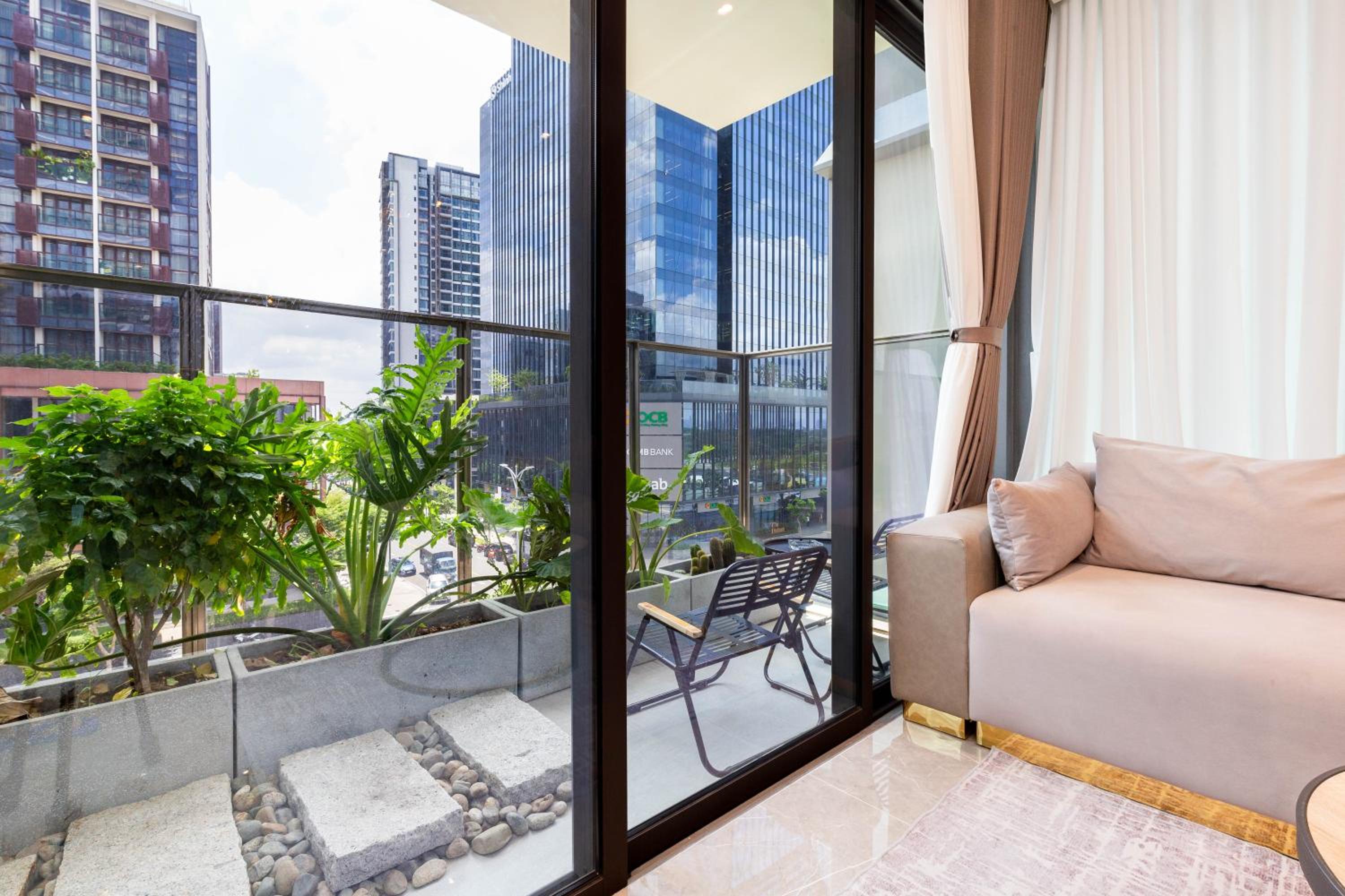 The Opera Apartment Cental Saigon Free Pool-Gym-Sauna Room- Golf Mini