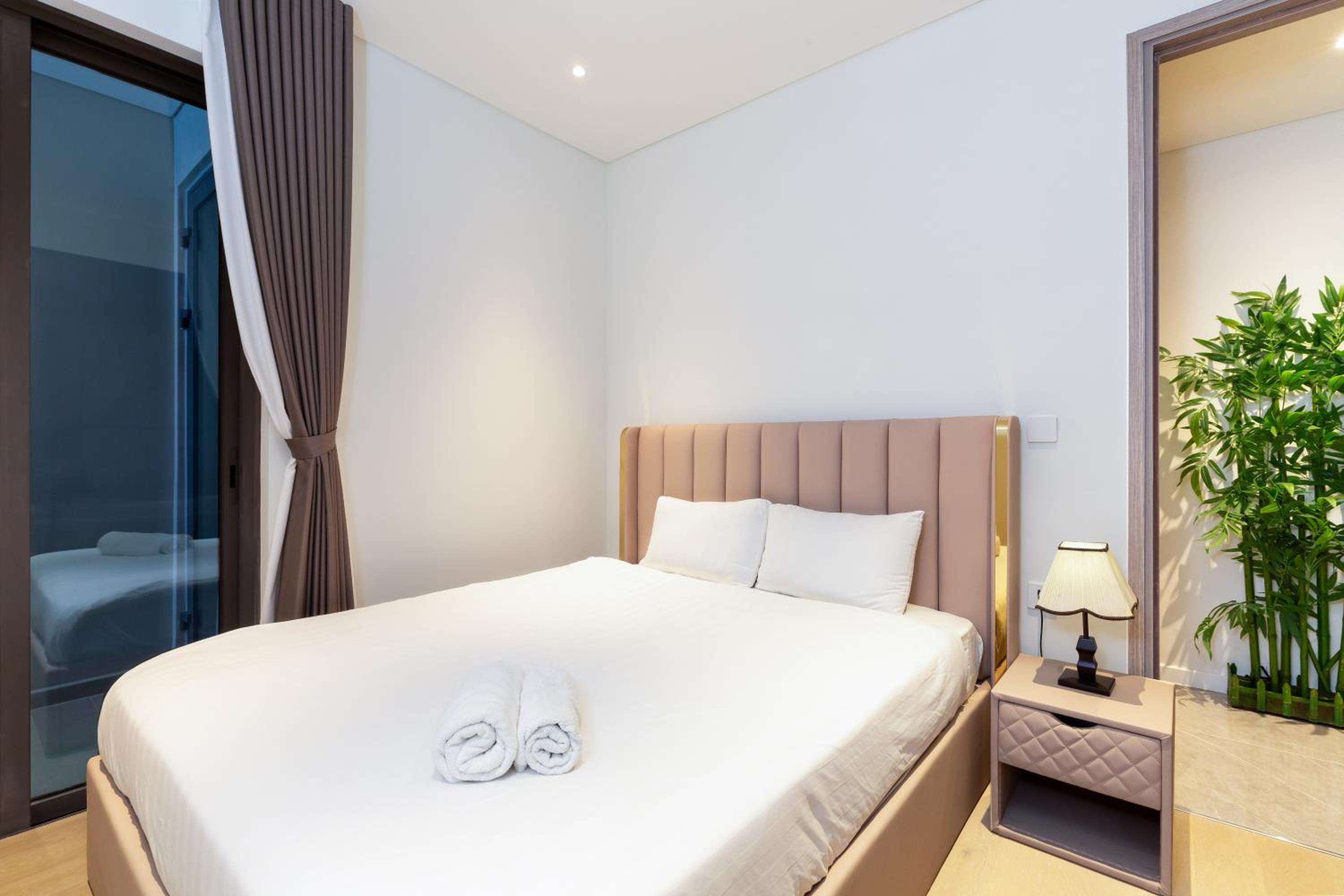 The Opera Apartment Cental Saigon Free Pool-Gym-Sauna Room- Golf Mini