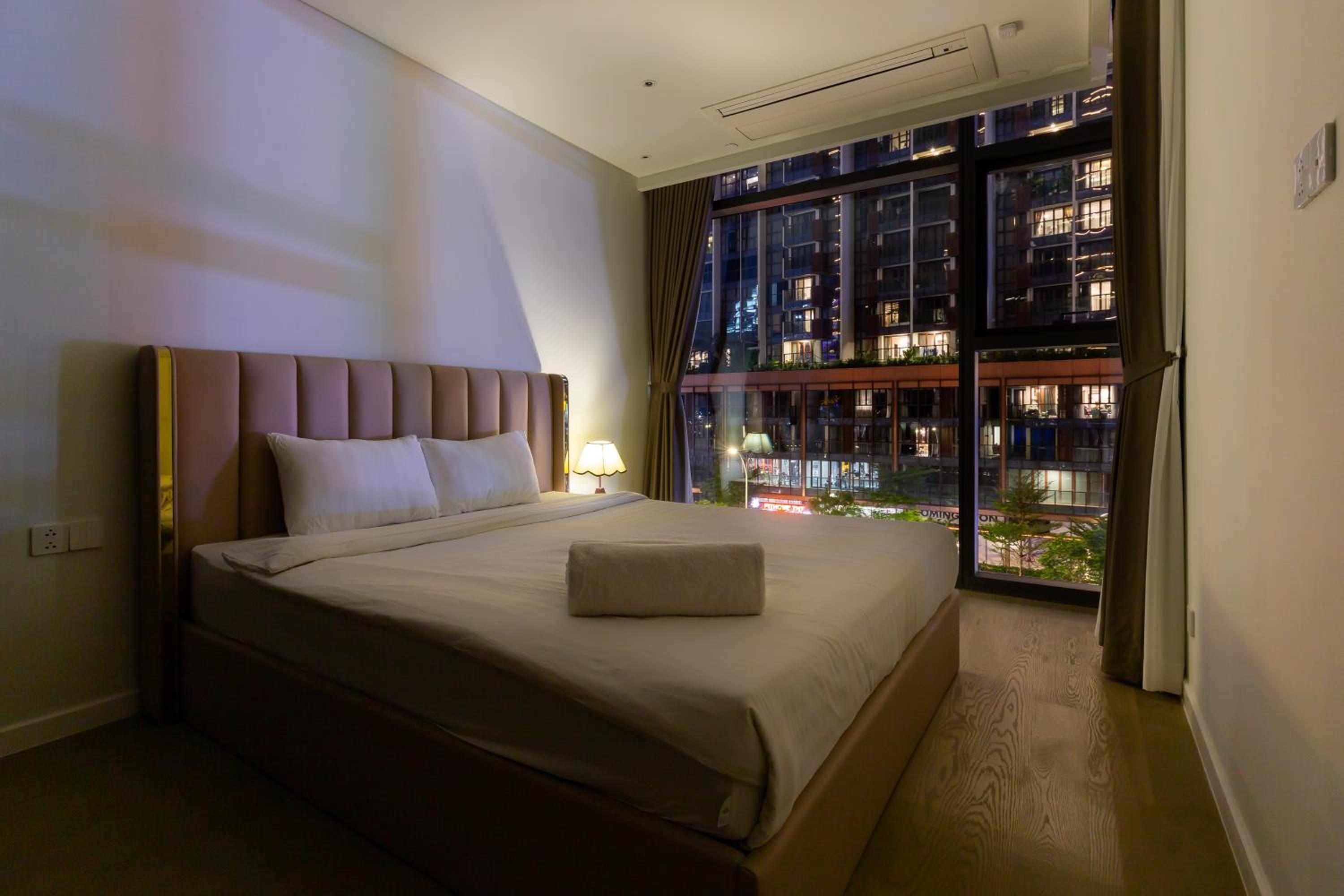 The Opera Apartment Cental Saigon Free Pool-Gym-Sauna Room- Golf Mini