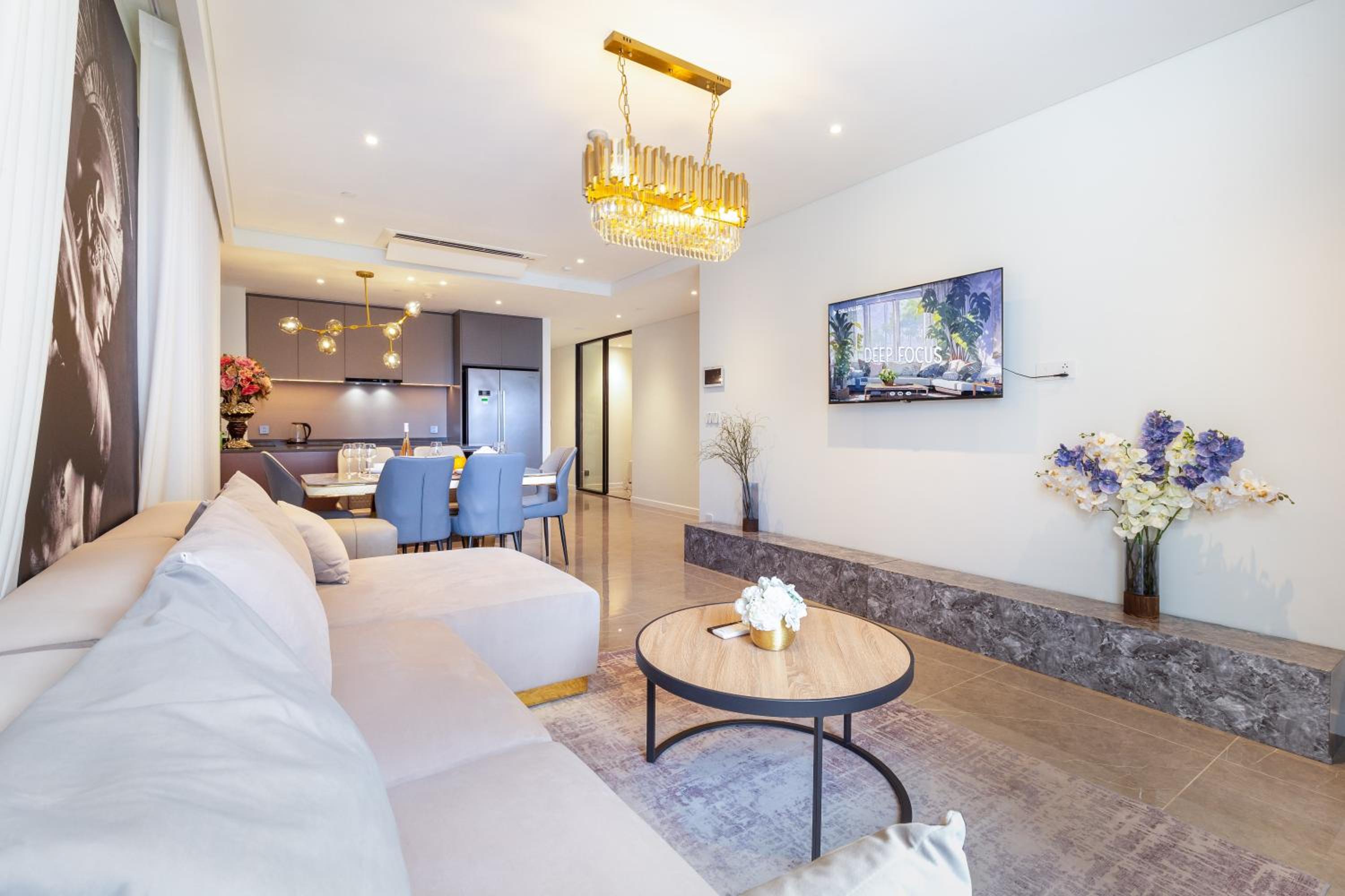 The Opera Apartment Cental Saigon Free Pool-Gym-Sauna Room- Golf Mini