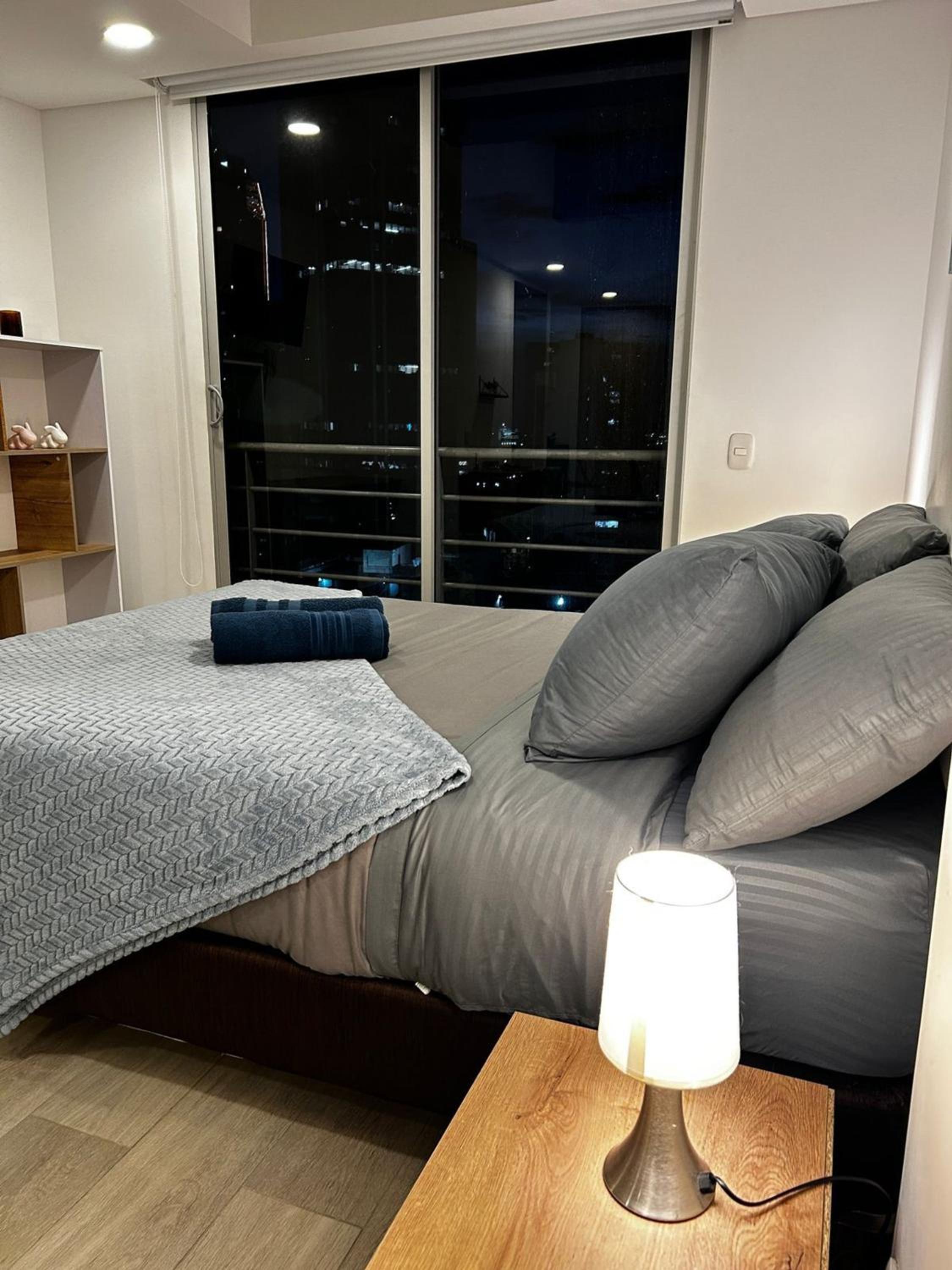 Hermoso apartamento con vista al atardecer 312