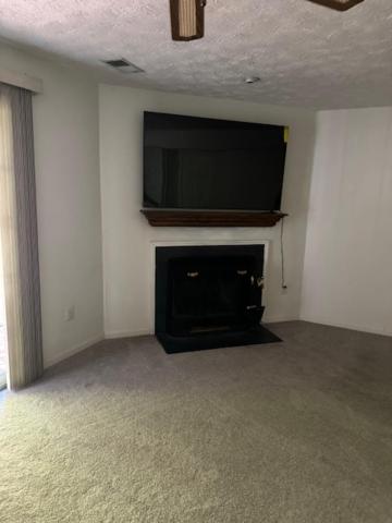 Cozy 3-bedroom townhome in Fairfax view 4