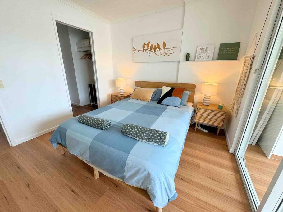 Spacious Apt with pool & parking