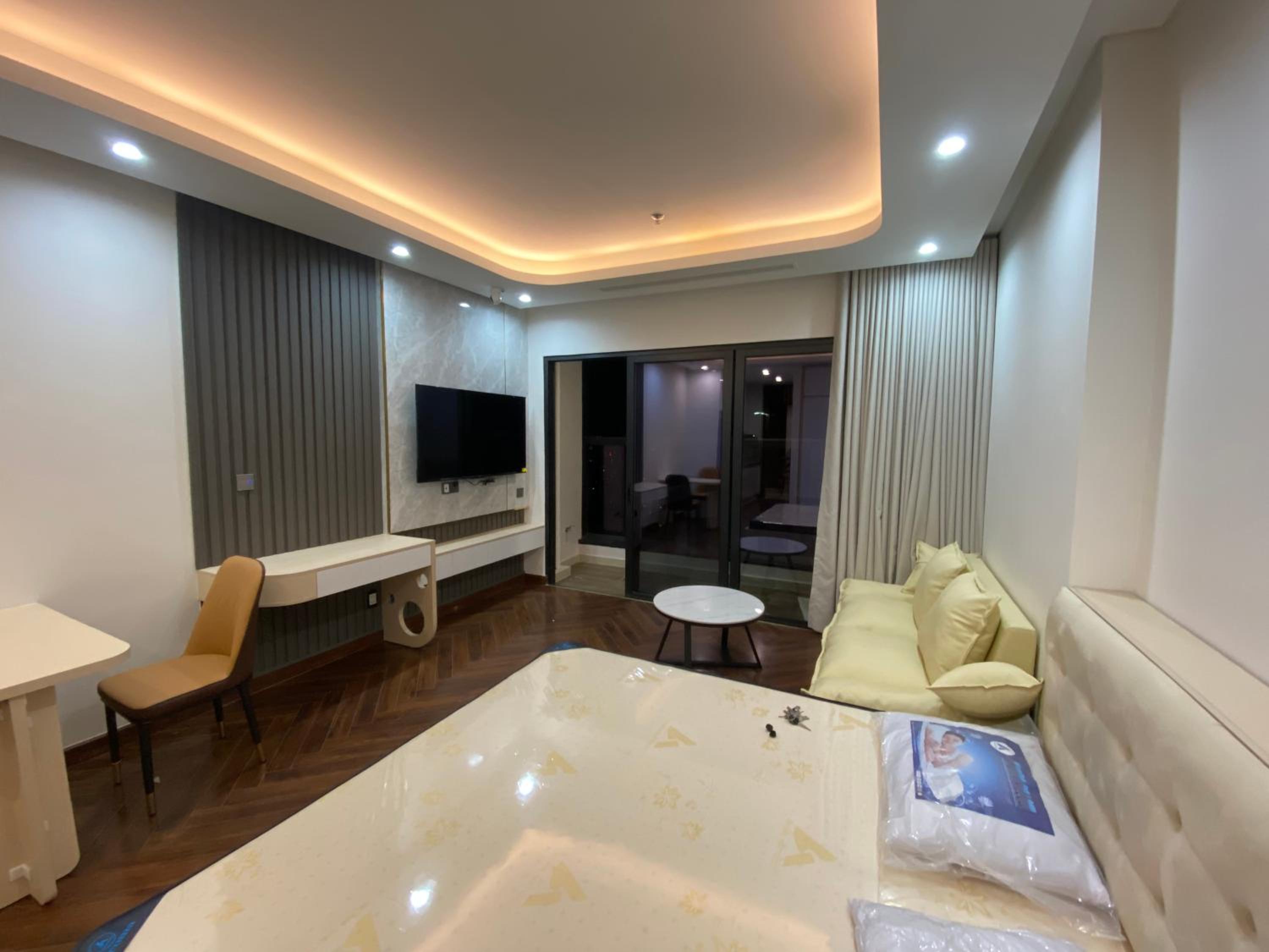 Diamond crown view 4