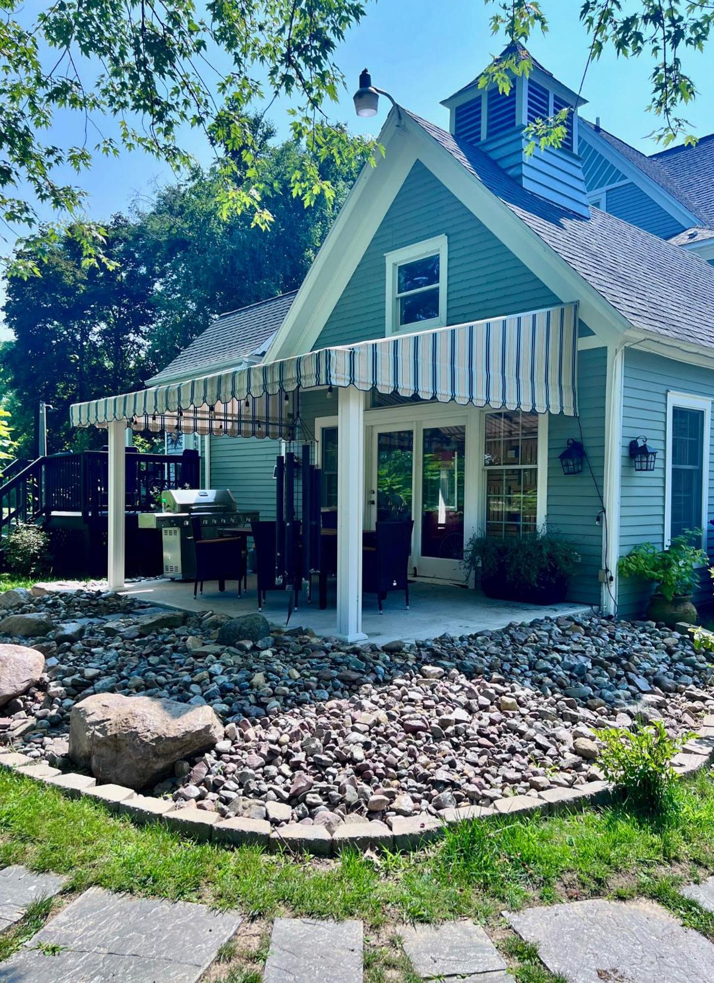 Niagara River Estate