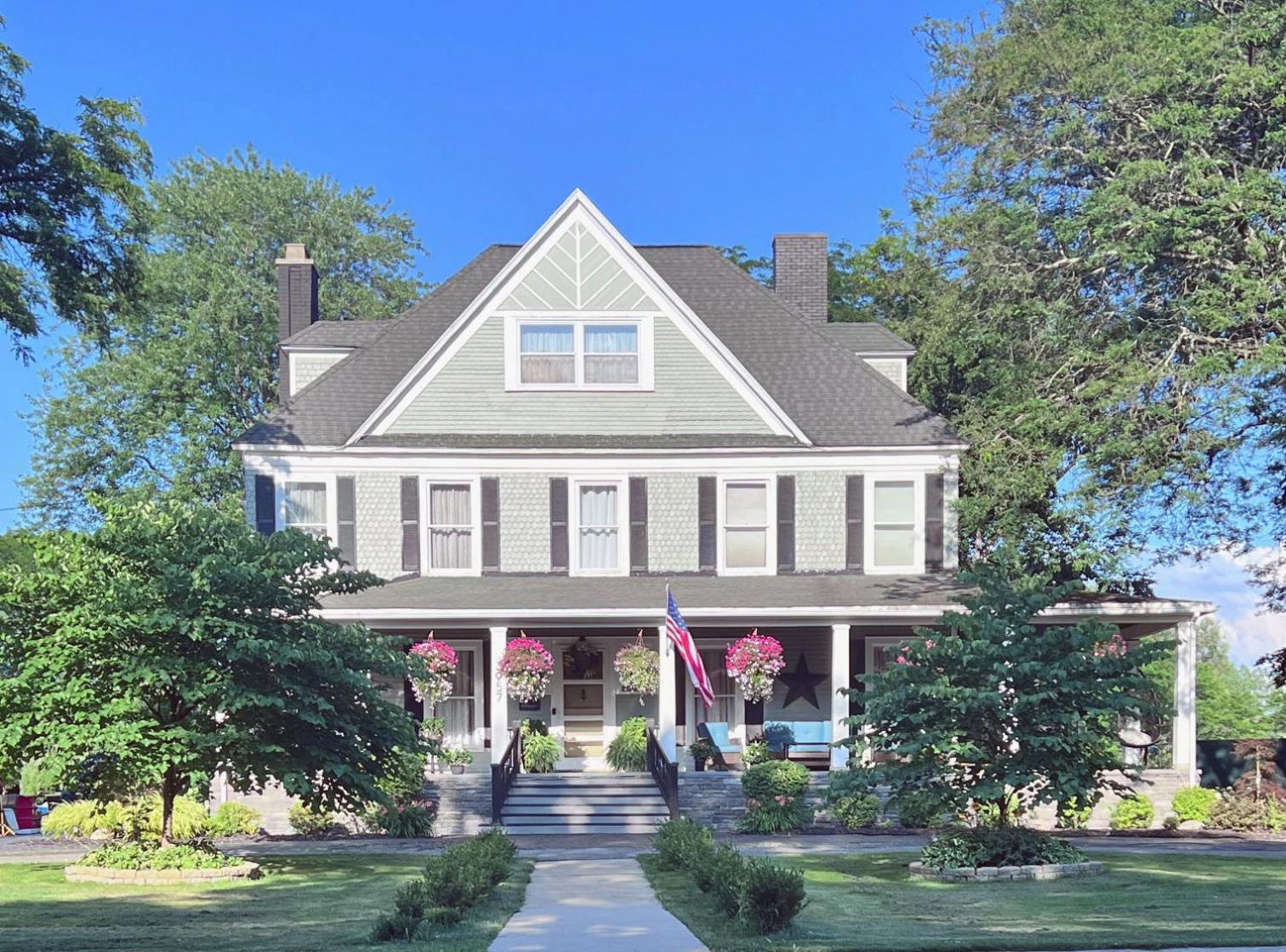 Niagara River Estate