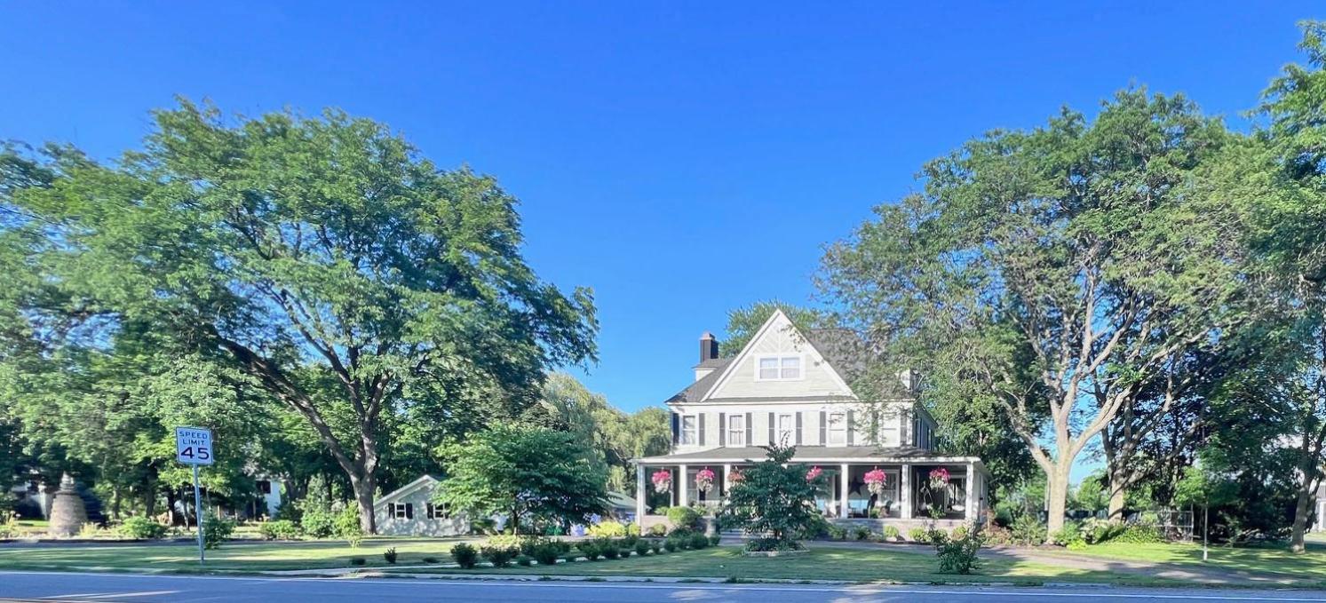 Niagara River Estate
