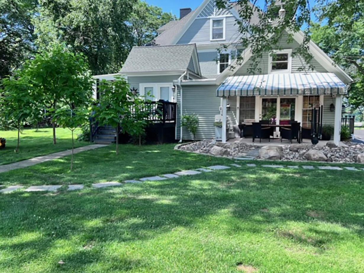 Niagara River Estate
