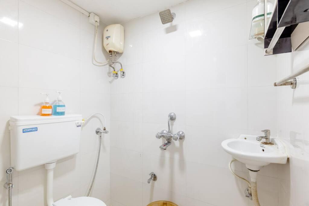 Cozy Cottage Studio Pali Hill Bandra West view 4